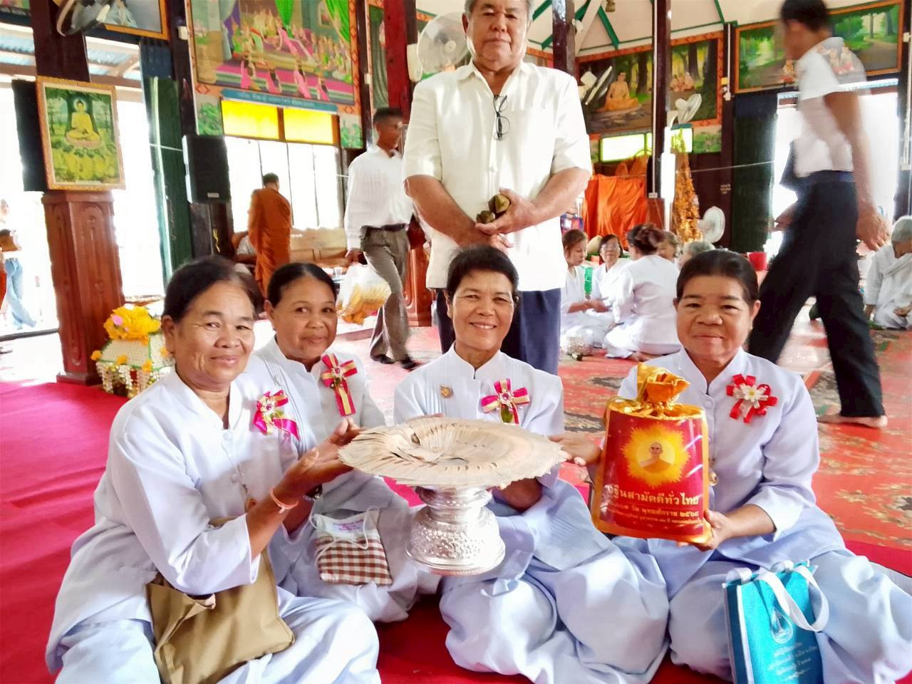 ภาพร่วมพิธีกรรมวัดบูรพาหนองสิม
