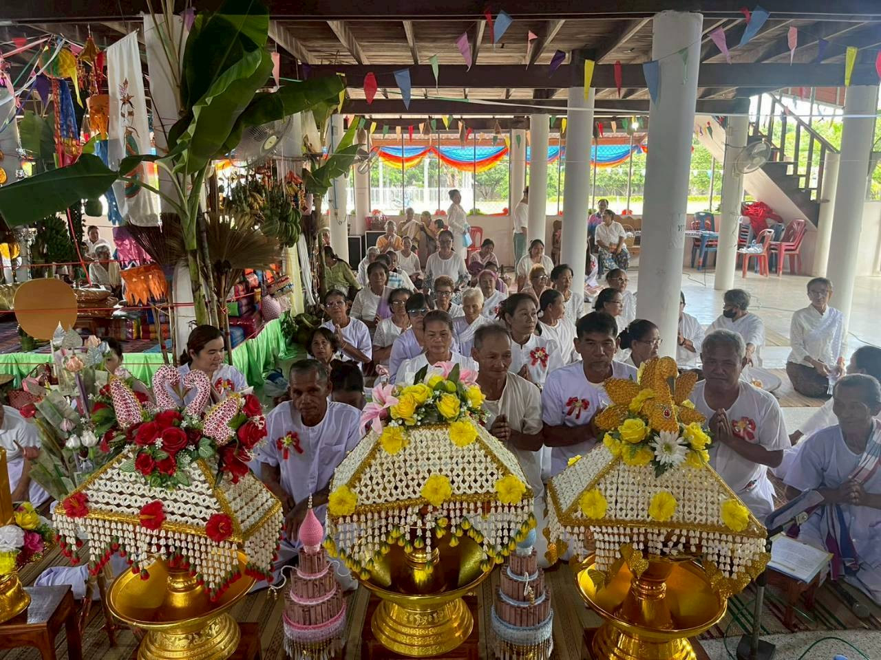 ภาพร่วมพิธีกรรมวัดบ้านคำผักกูด