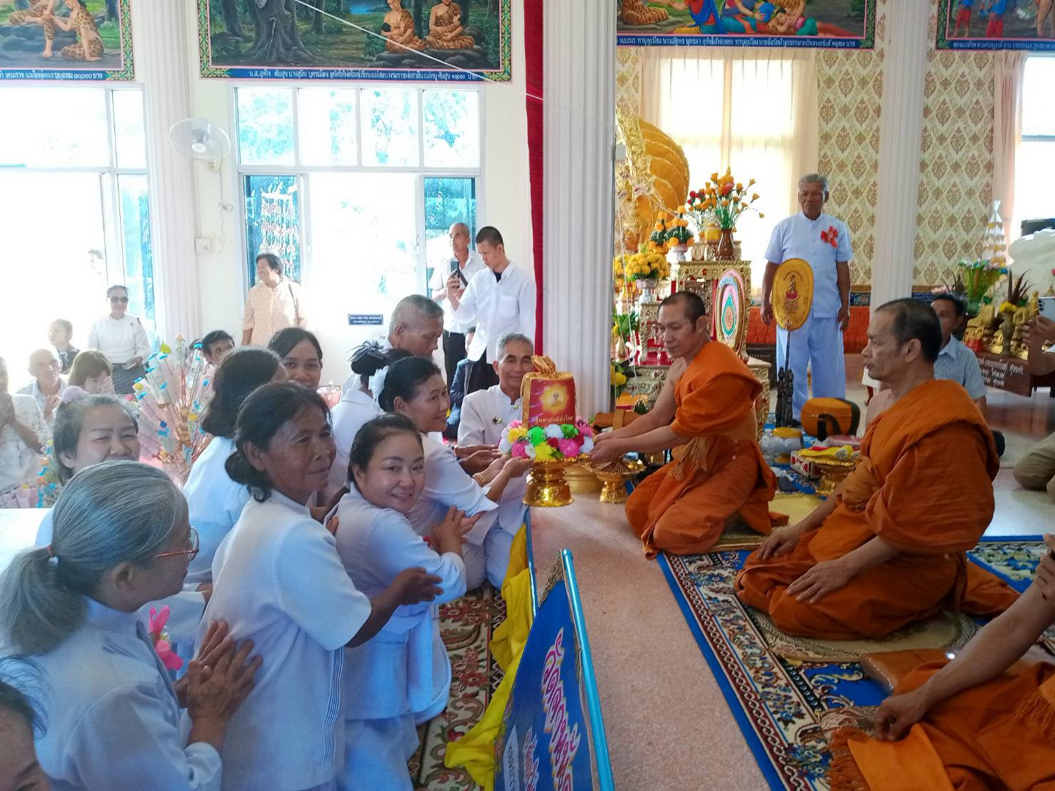 ภาพการถวายปัจจัยวัดจานน้อย