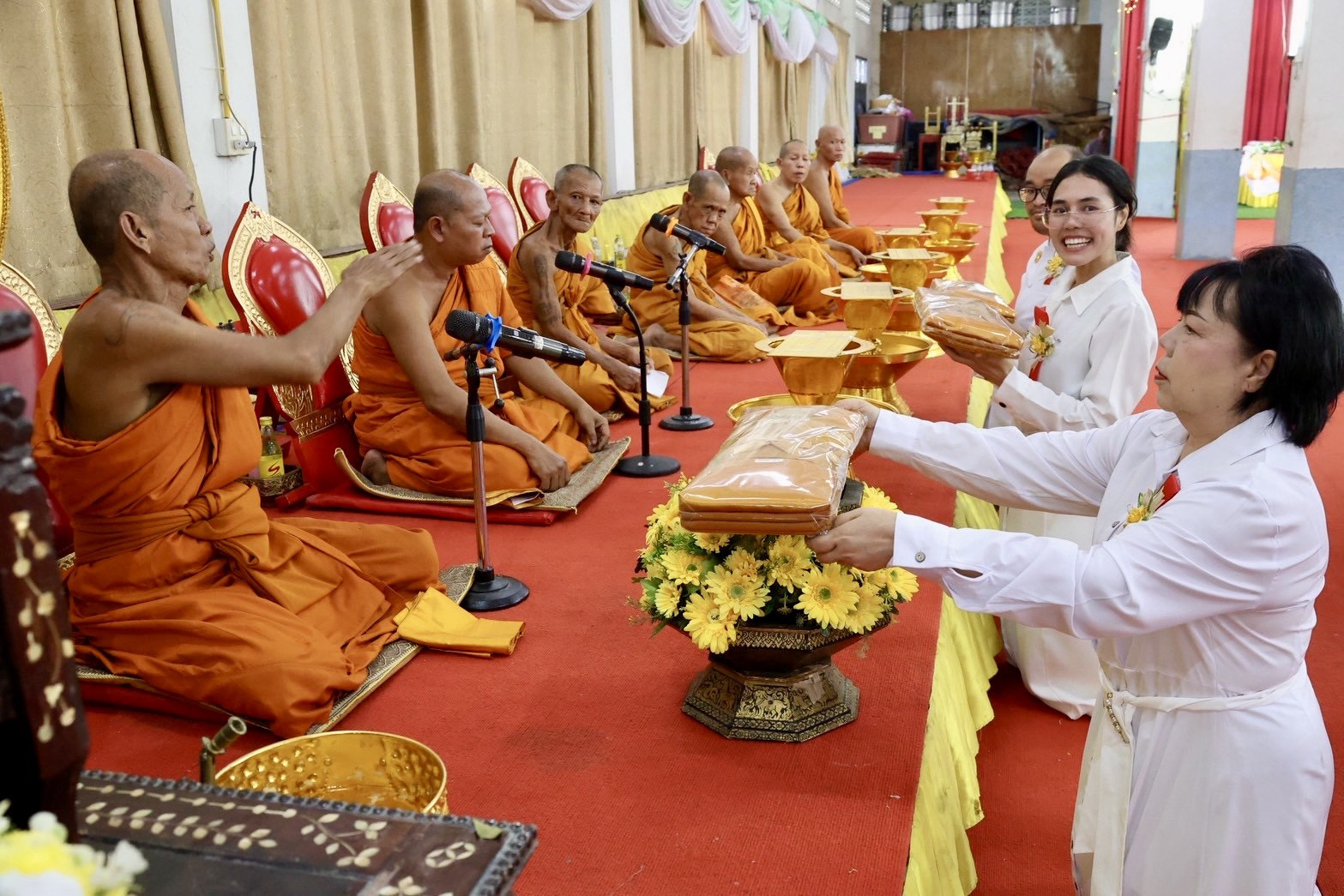 ภาพร่วมพิธีกรรมวัดหนองพิมาน