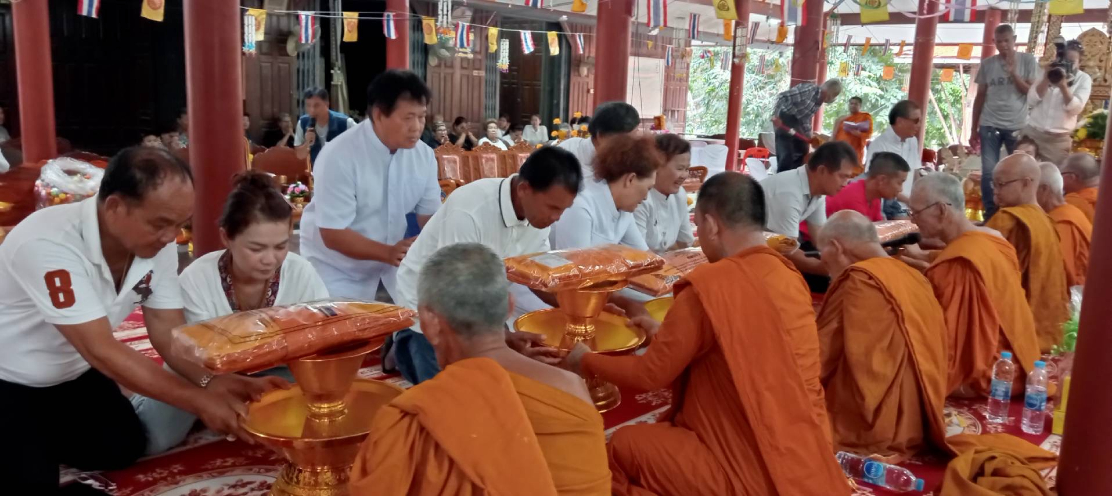 ภาพร่วมพิธีกรรมวัดวิบูลย์ประชาสรรค์ (ท่ากระเทียม)