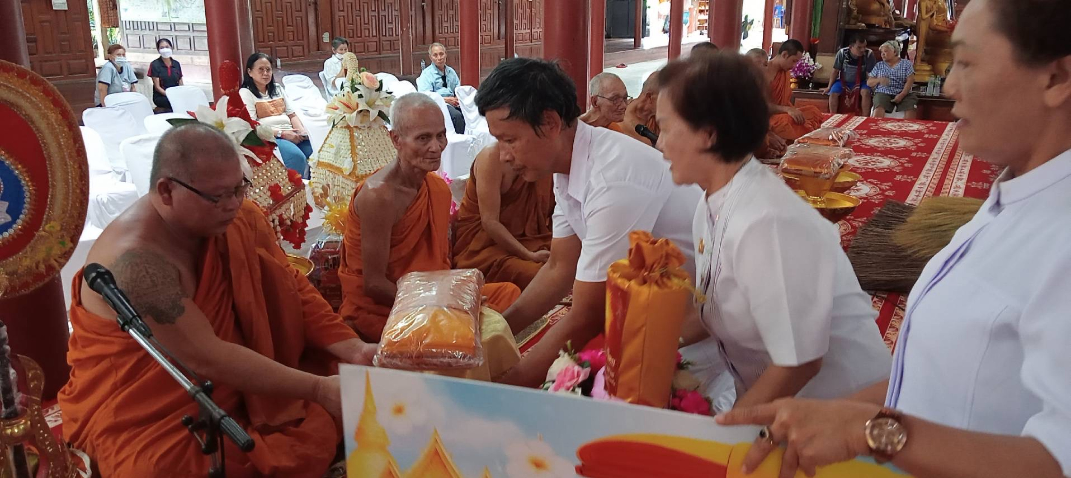 ภาพร่วมพิธีกรรมวัดวิบูลย์ประชาสรรค์ (ท่ากระเทียม)