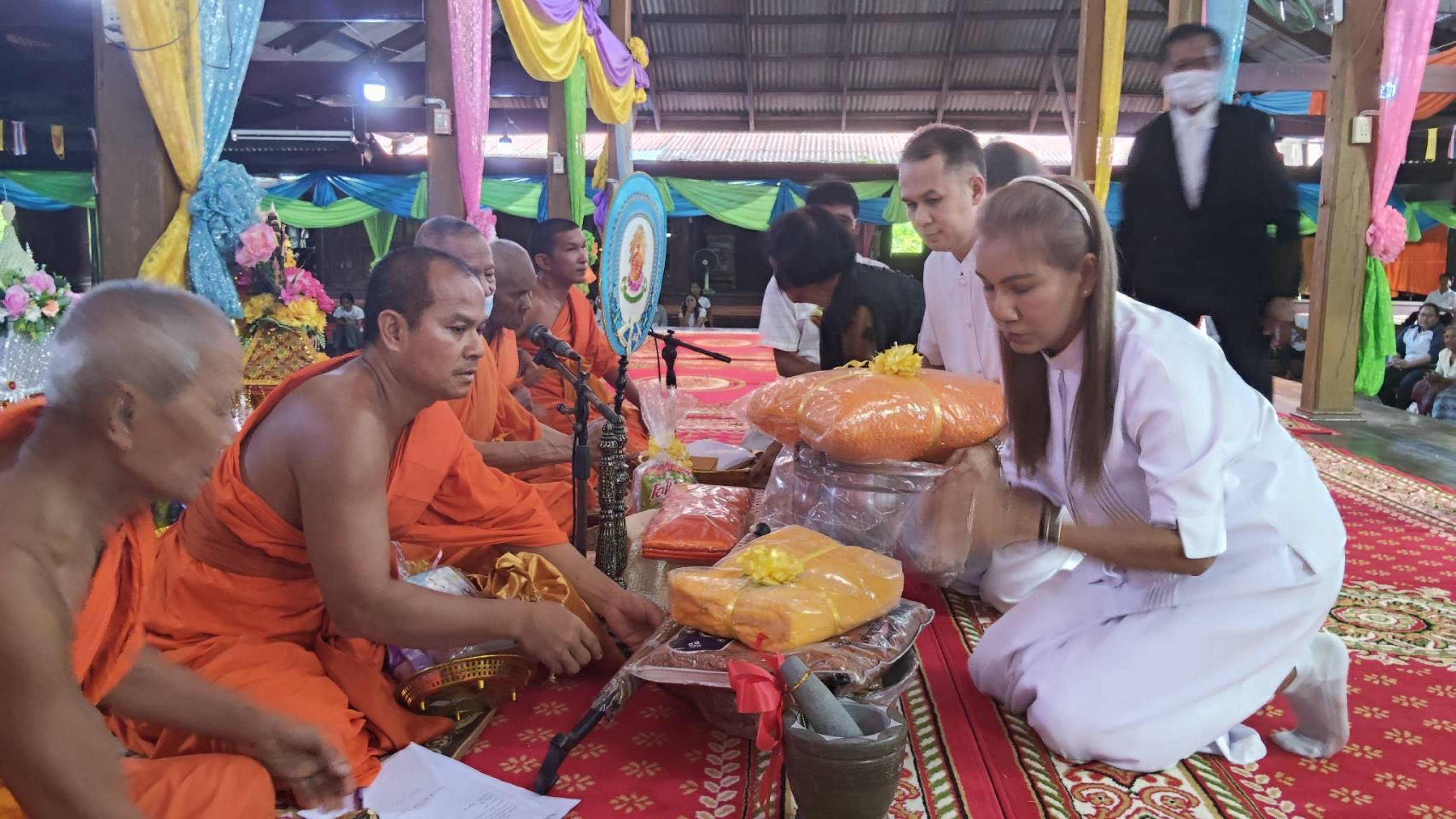 ภาพร่วมพิธีกรรมวัดพิกุลแก้ว