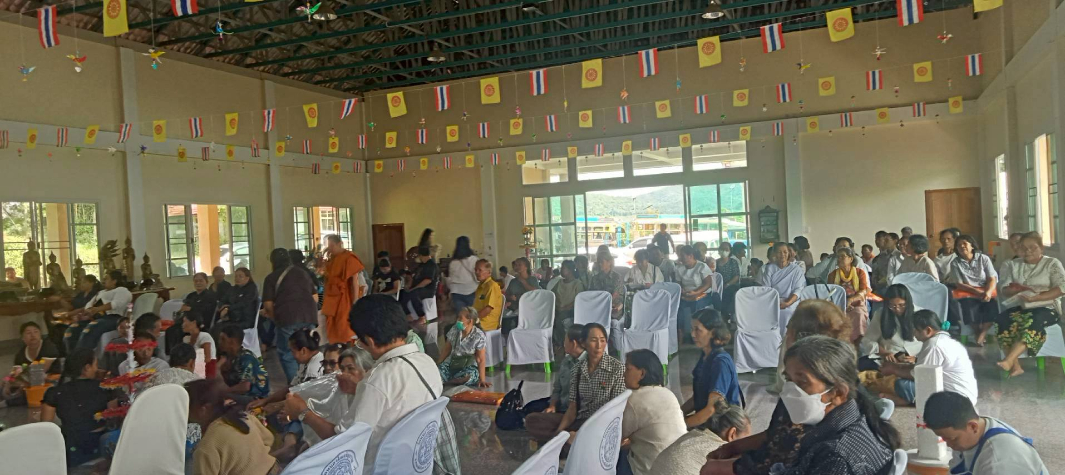 ภาพร่วมพิธีกรรมวัดหนองโกเจริญธรรม