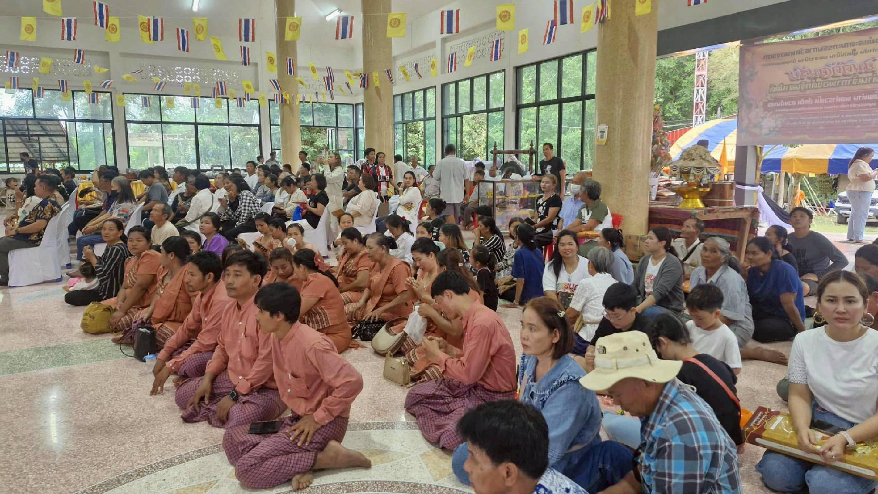 ภาพร่วมพิธีกรรมวัดหนองจอก