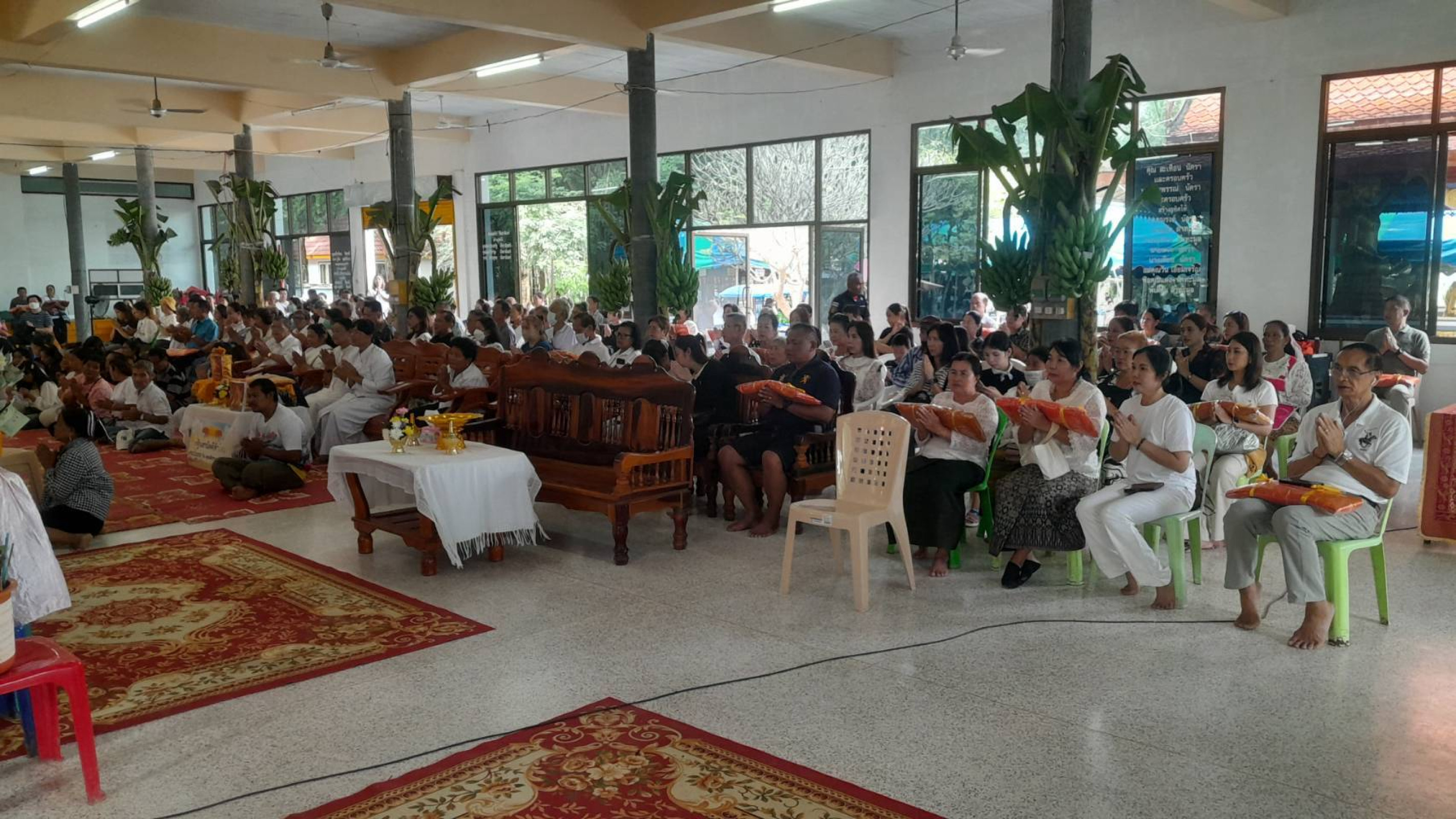 ภาพร่วมพิธีกรรมวัดทุ่งศาลา