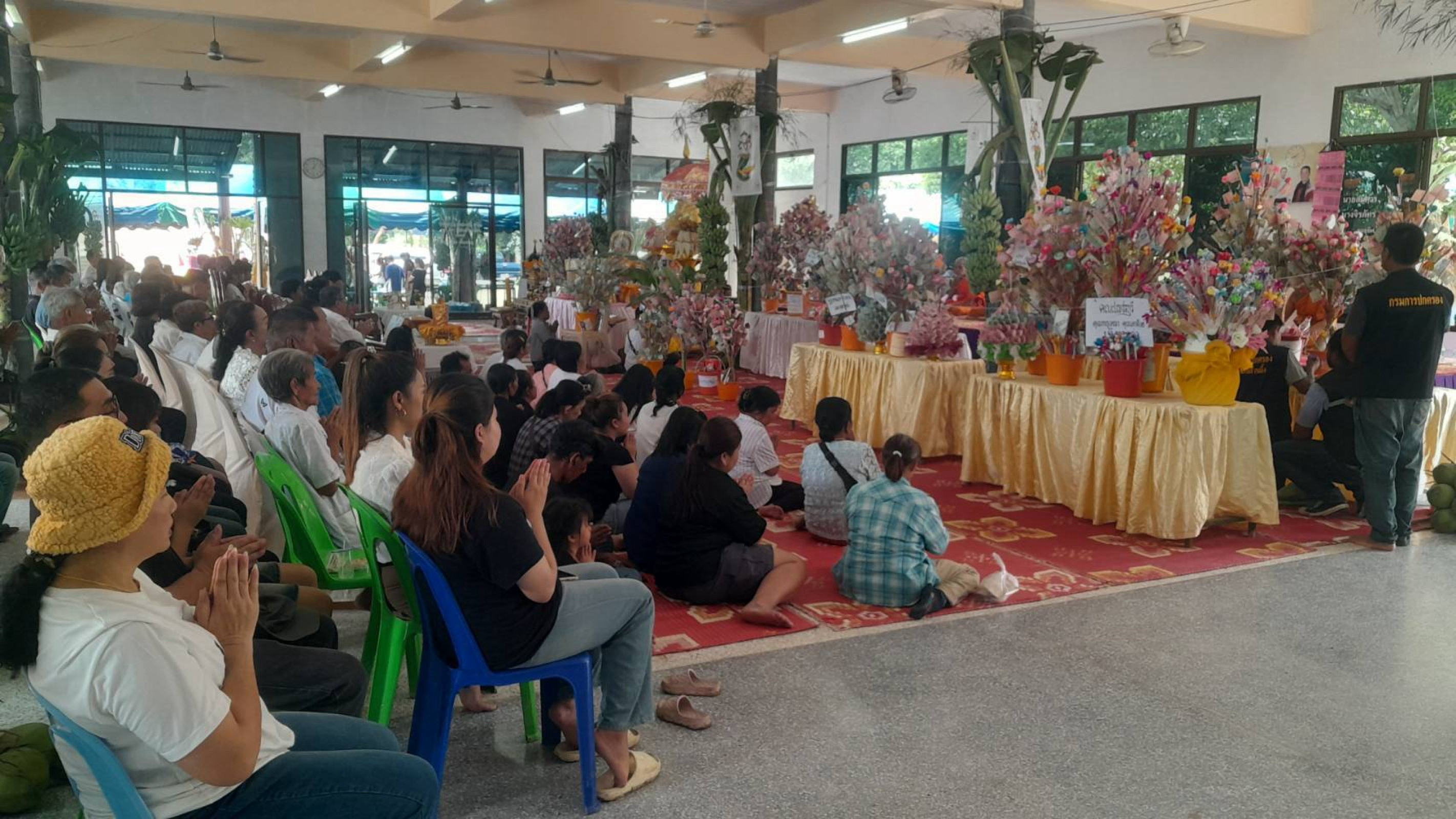 ภาพร่วมพิธีกรรมวัดทุ่งศาลา