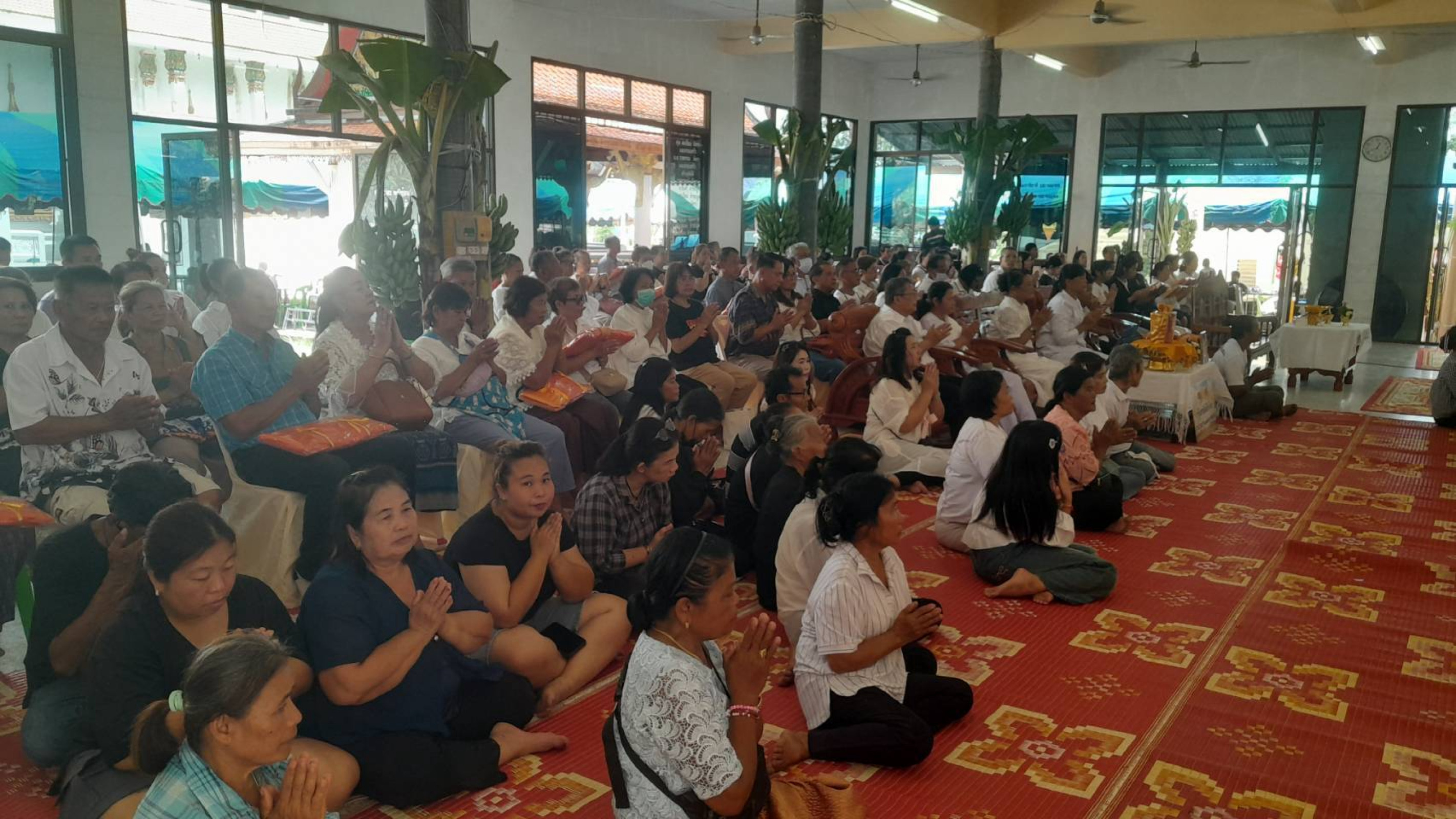 ภาพร่วมพิธีกรรมวัดทุ่งศาลา