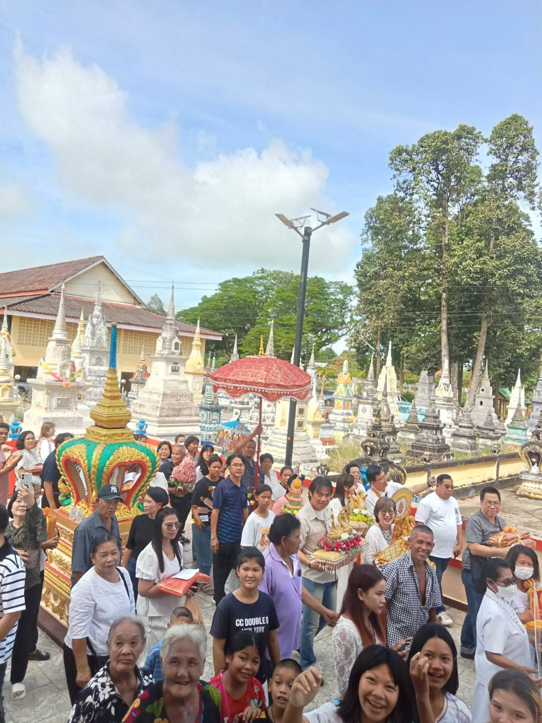 ภาพร่วมพิธีกรรมวัดเทวบุตร