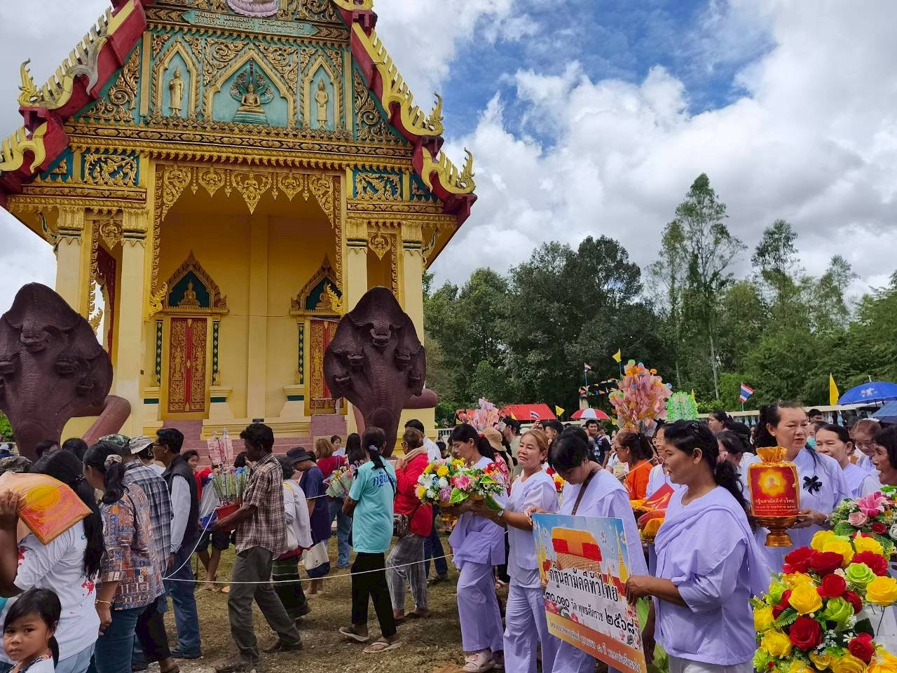 ภาพร่วมพิธีกรรมวัดคลองหอย