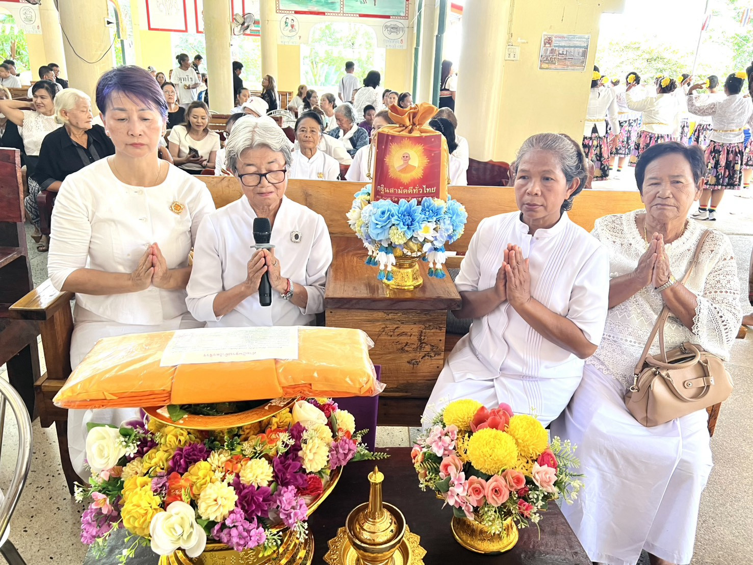 ภาพกล่าวคำถวายกฐินวัดพระธาตุบ่อทอง (บ่อสำโรง)