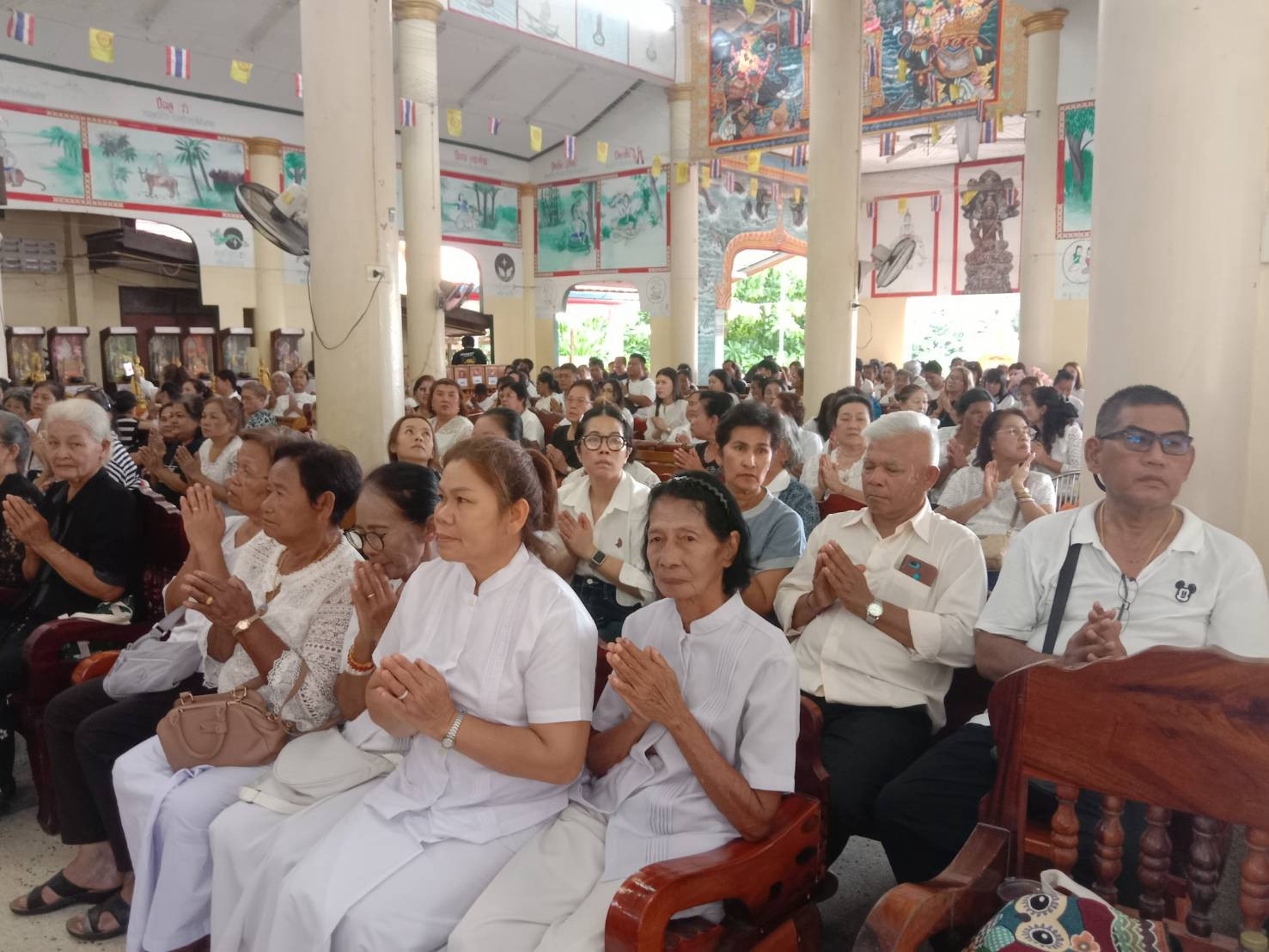 ภาพร่วมพิธีกรรมวัดพระธาตุบ่อทอง (บ่อสำโรง)