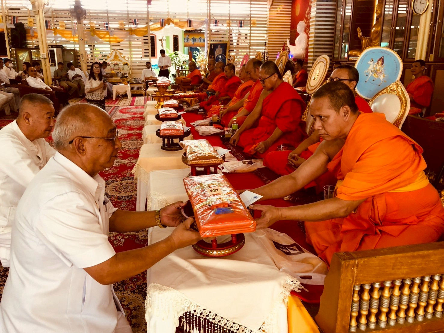 ภาพร่วมพิธีกรรมวัดต้นมื่น