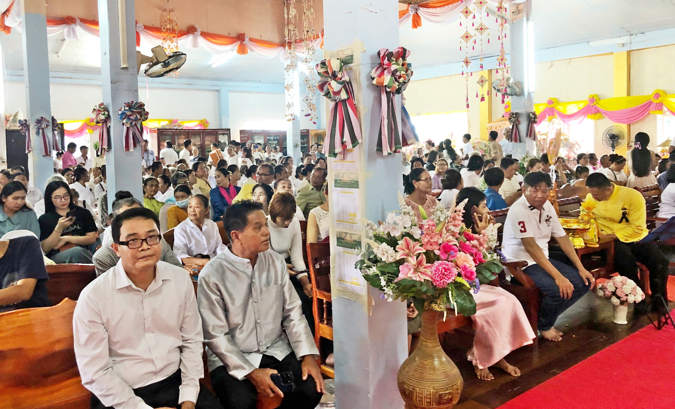 ภาพร่วมพิธีกรรมวัดห้วยจรเข้