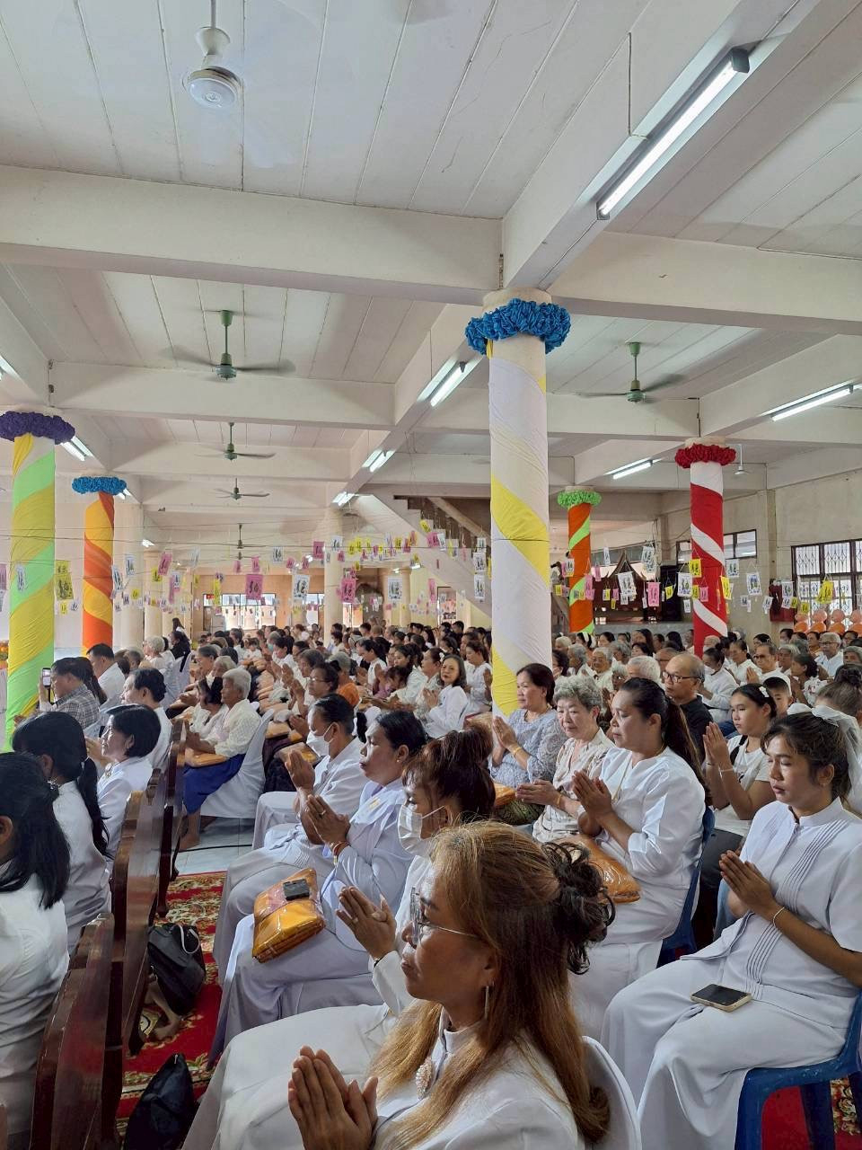 ภาพร่วมพิธีกรรมวัดด่านเกวียน