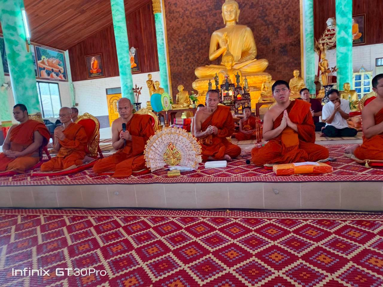 ภาพร่วมพิธีกรรมวัดม่วงสามสิบ