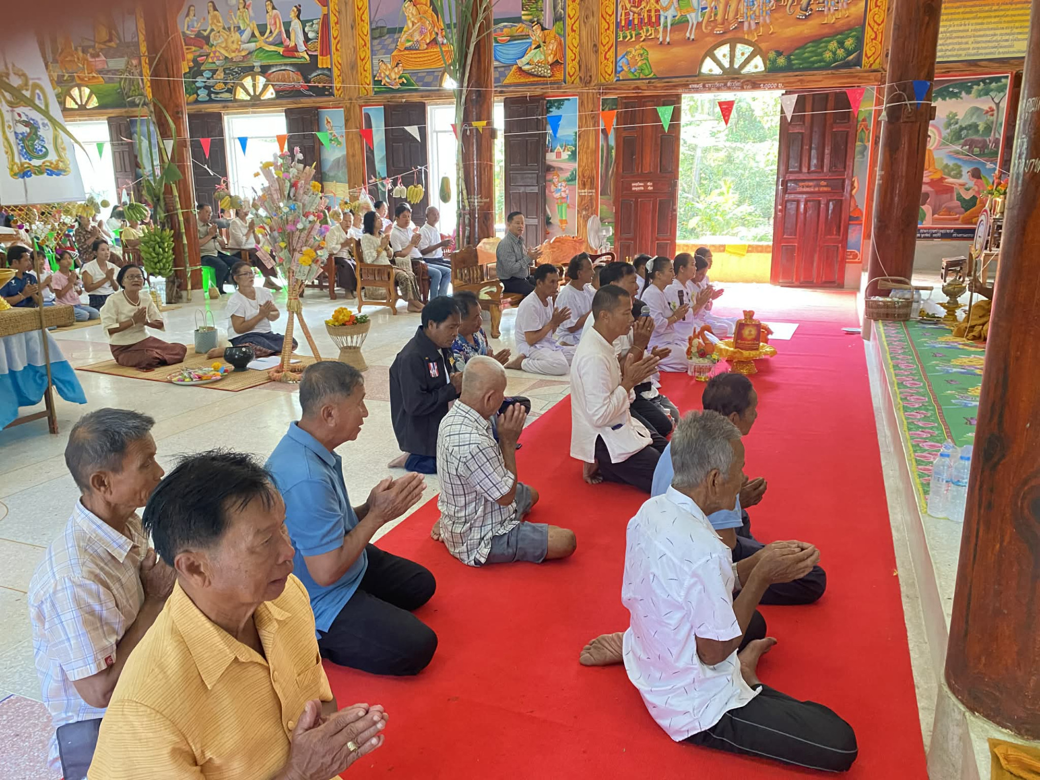 ภาพร่วมพิธีกรรมวัดหนองไฮ