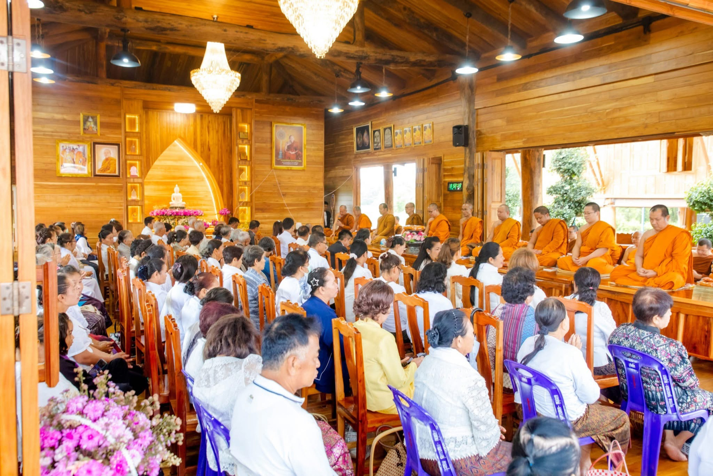 ภาพร่วมพิธีกรรมวัดโพนทอง