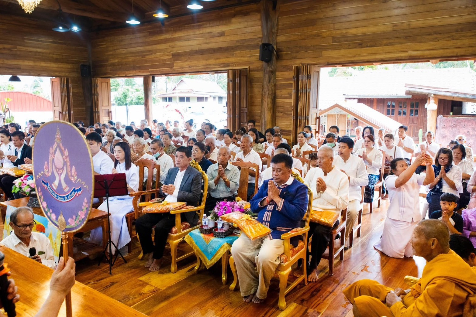 ภาพร่วมพิธีกรรมวัดโพนทอง
