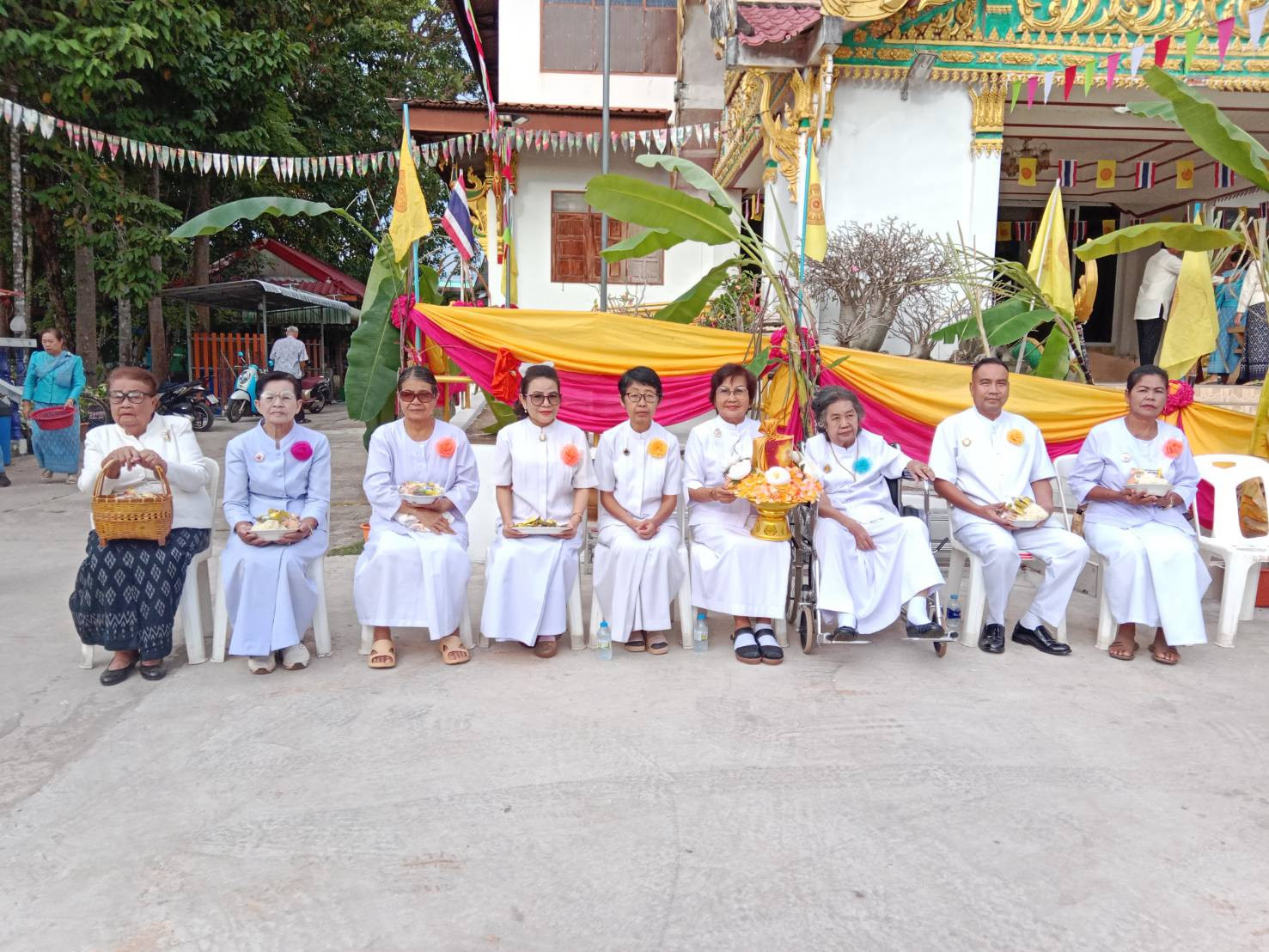 ภาพร่วมพิธีกรรมวัดบูรพาราม