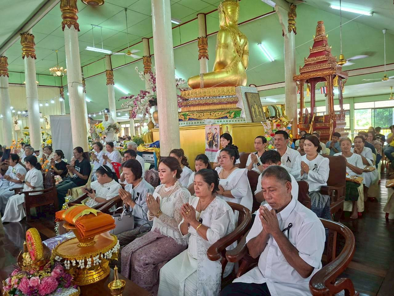 ภาพร่วมพิธีกรรมวัดพระปรางค์มุนี