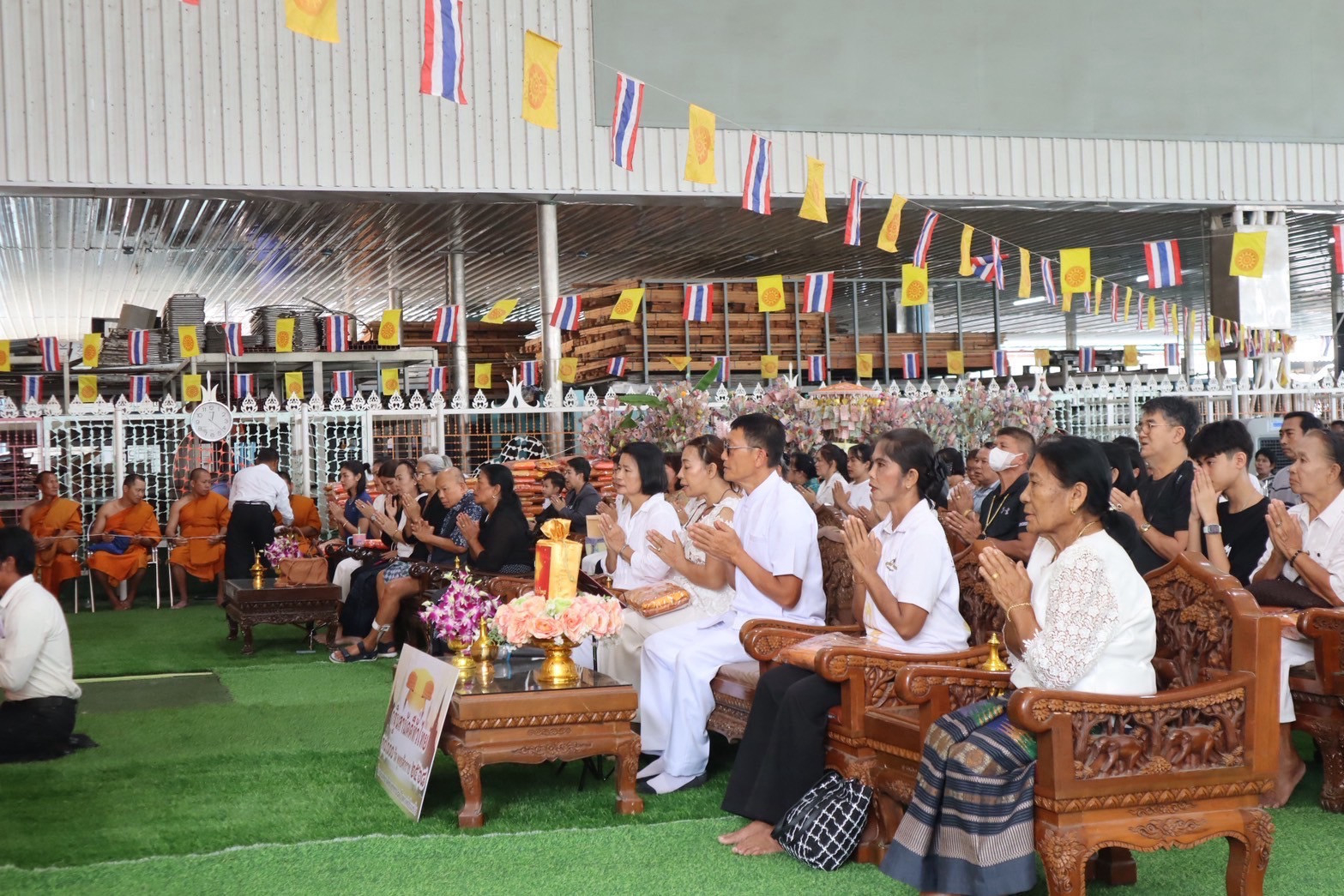 ภาพร่วมพิธีกรรมวัดสี่แยกเจริญพร