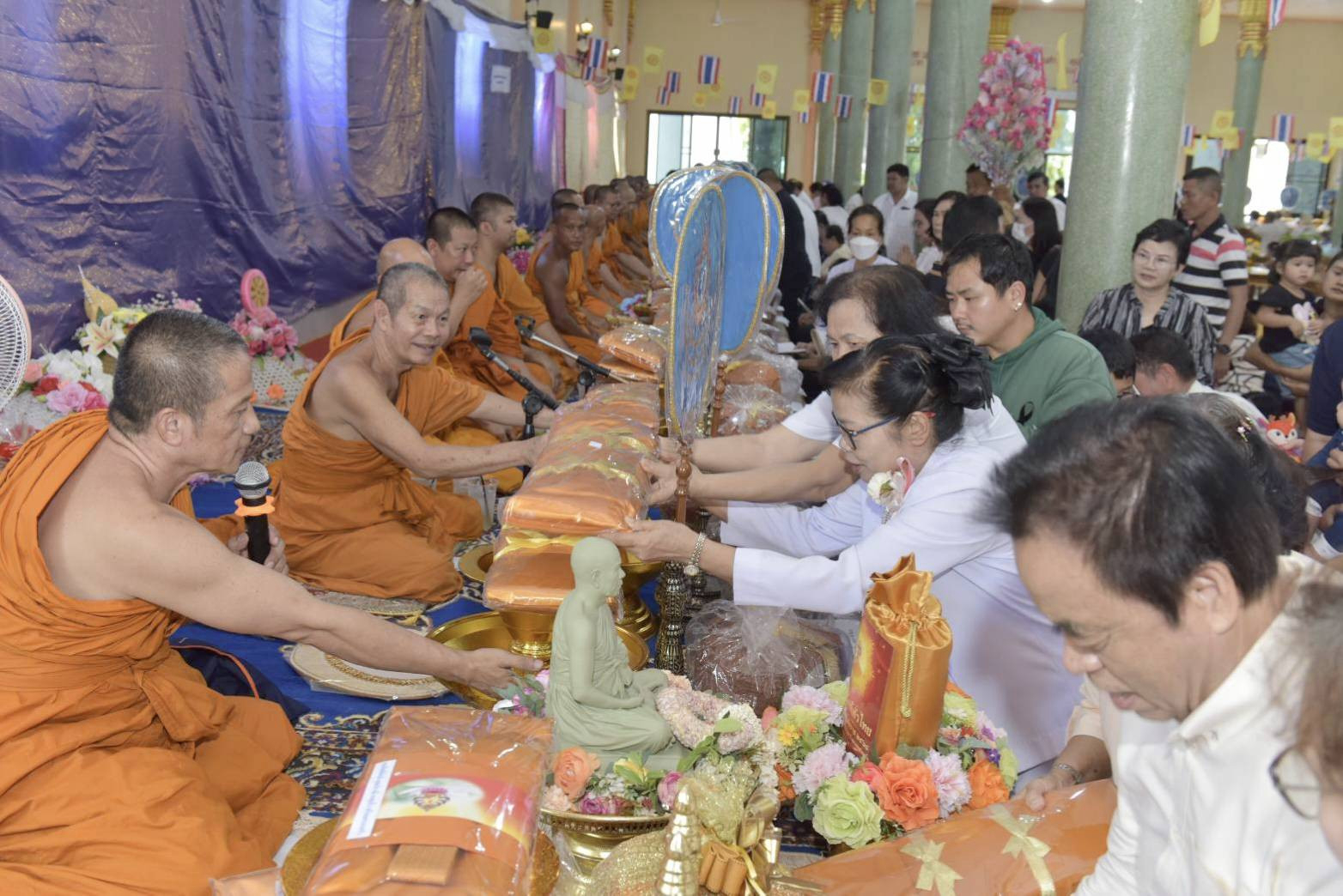 ภาพร่วมพิธีกรรมวัดลาดหญ้าไทร