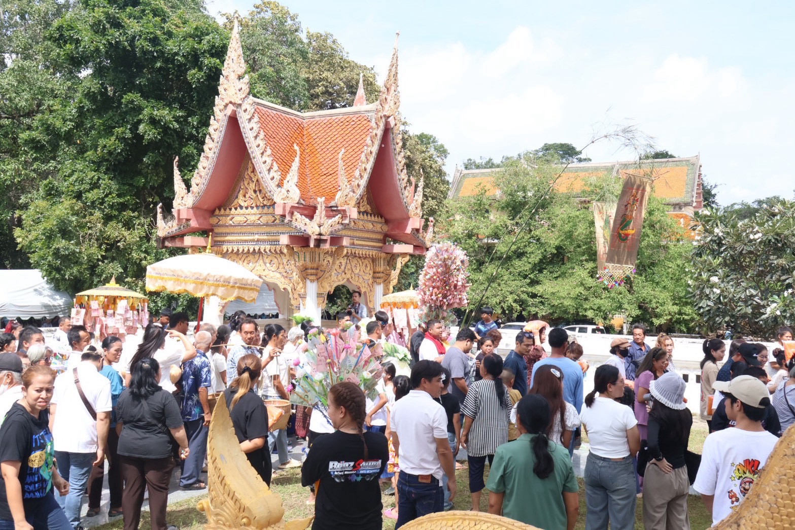 ภาพร่วมพิธีกรรมวัดหนองจิก