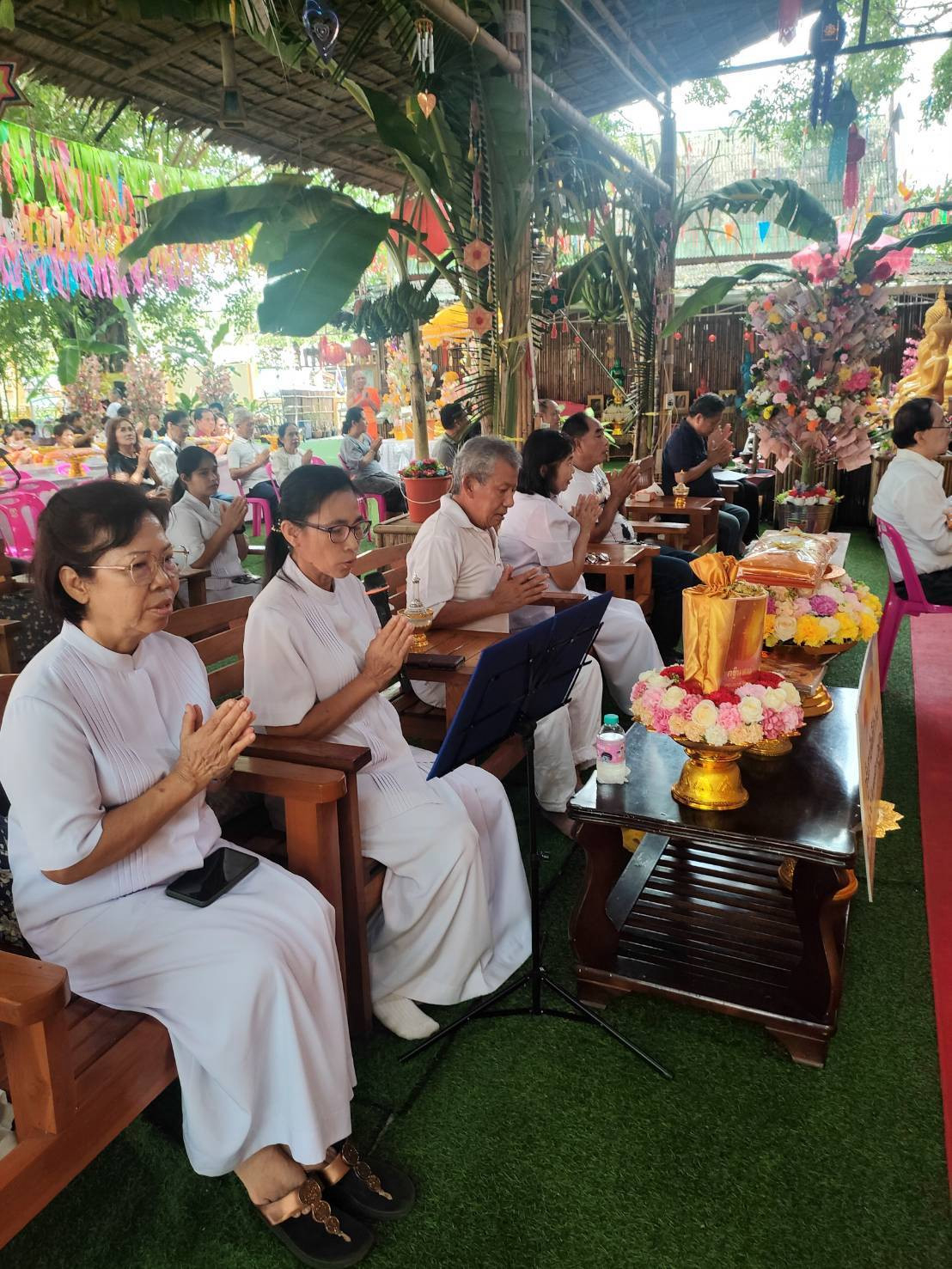 ภาพร่วมพิธีกรรมวัดธรรมวิโรจน์