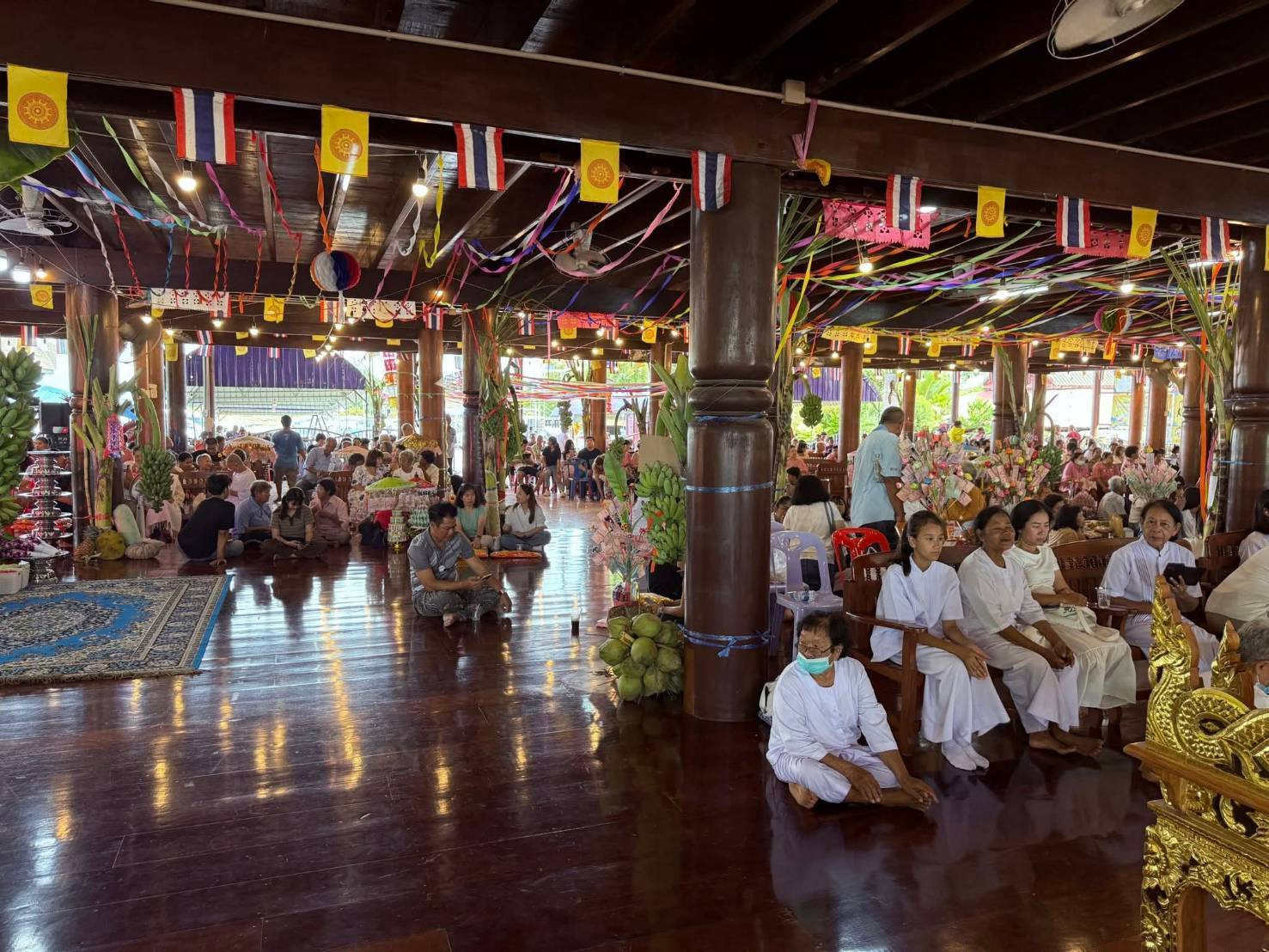 ภาพร่วมพิธีกรรมวัดองครักษ์