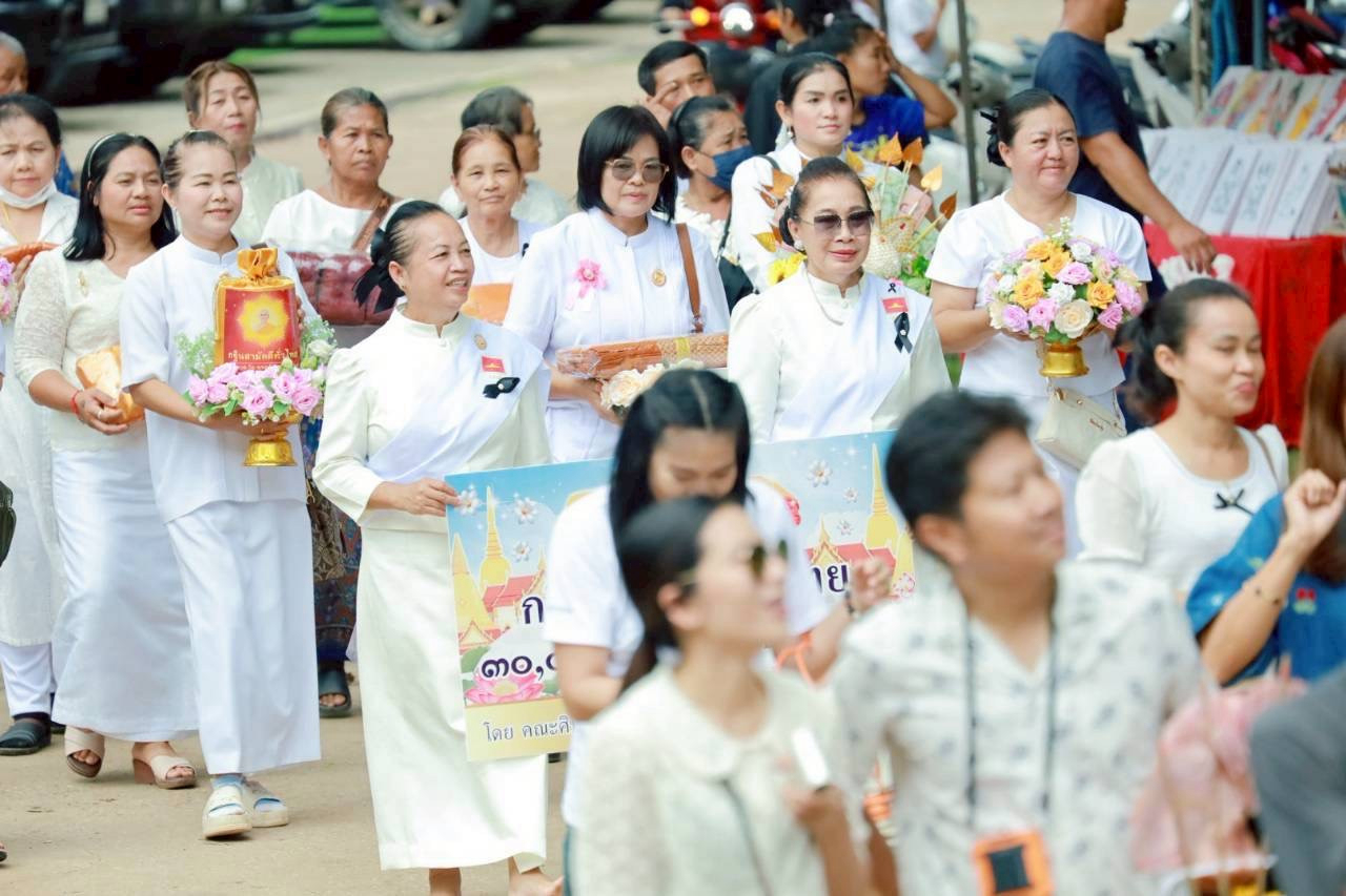 ภาพร่วมพิธีกรรมวัดศาลาลำดวน