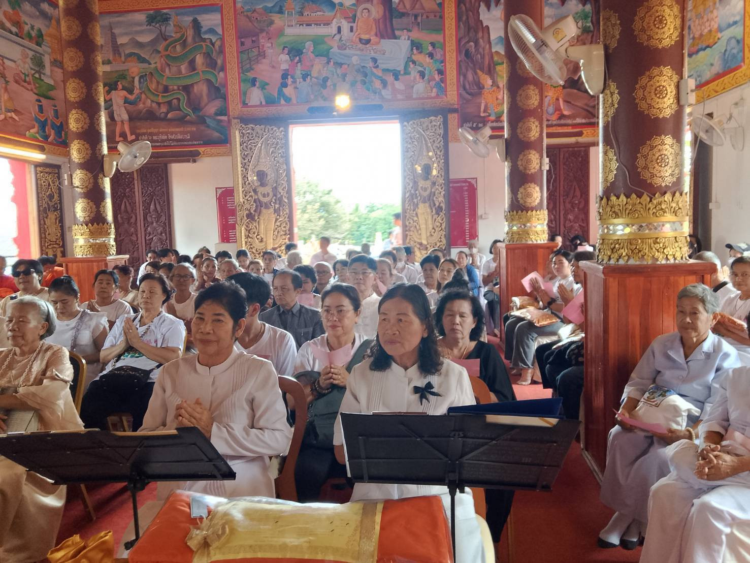 ภาพร่วมพิธีกรรมวัดจามเทวีศรีวัฒนา