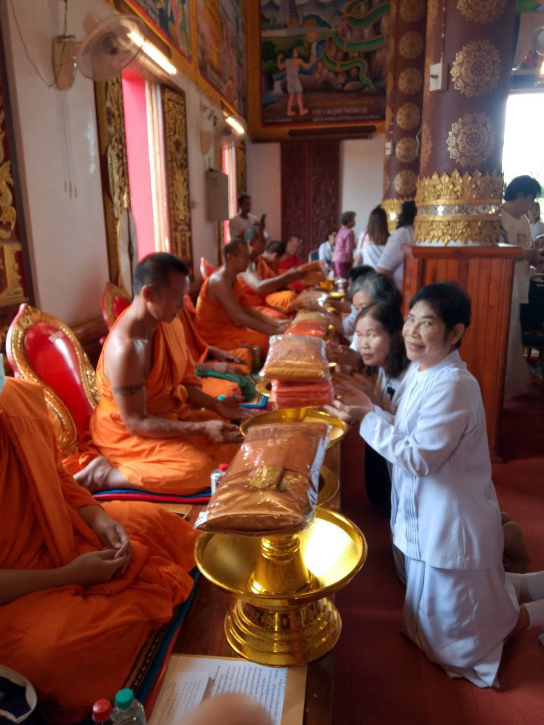 ภาพร่วมพิธีกรรมวัดจามเทวีศรีวัฒนา