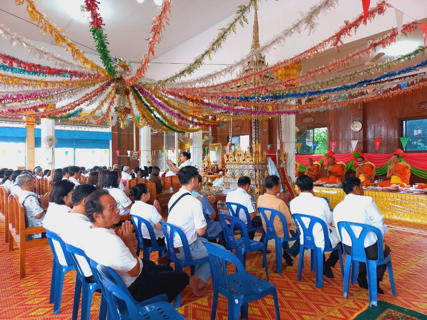 ภาพร่วมพิธีกรรมวัดหนองกระดี่