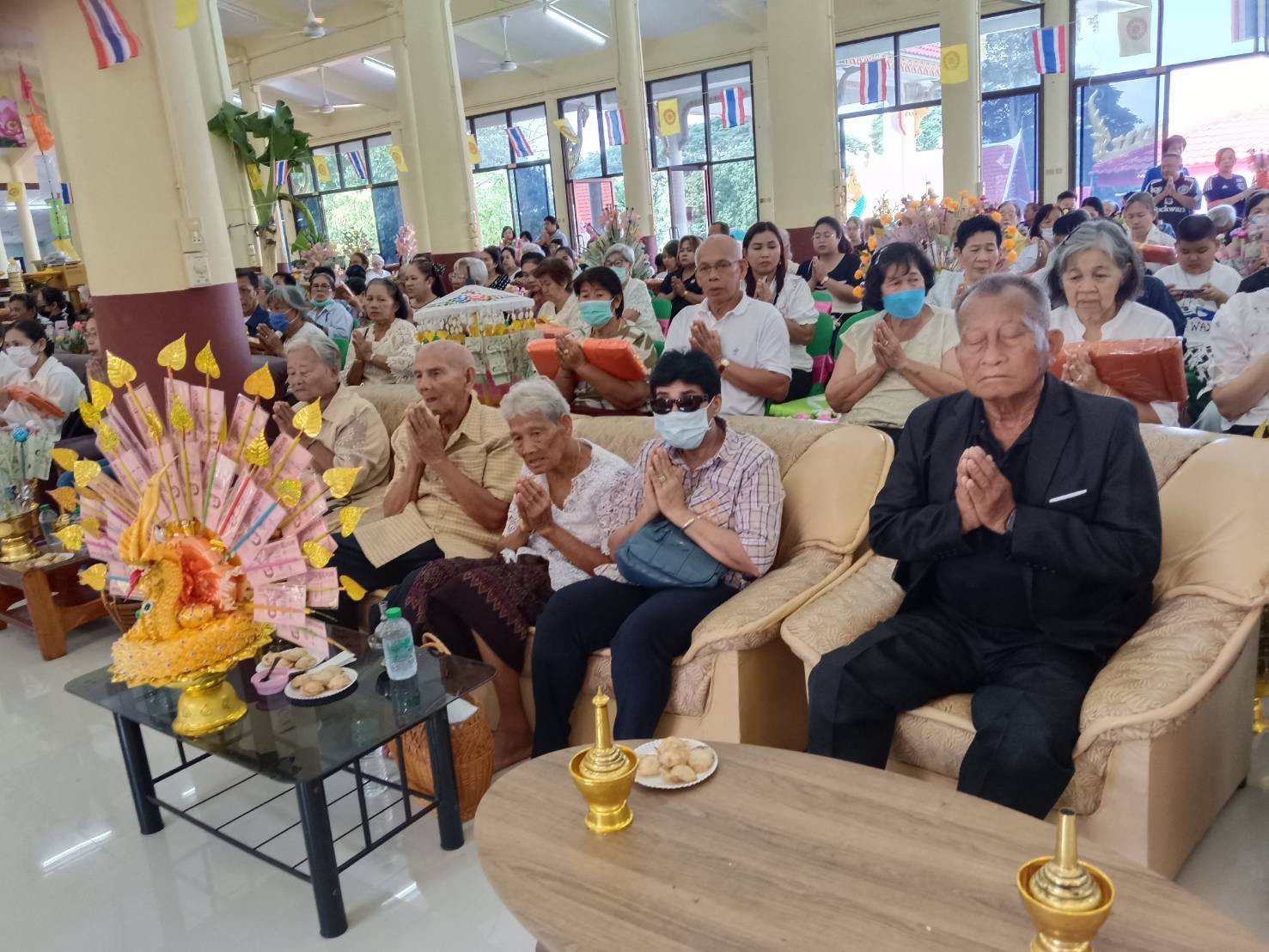 ภาพร่วมพิธีกรรมวัดยางมณี