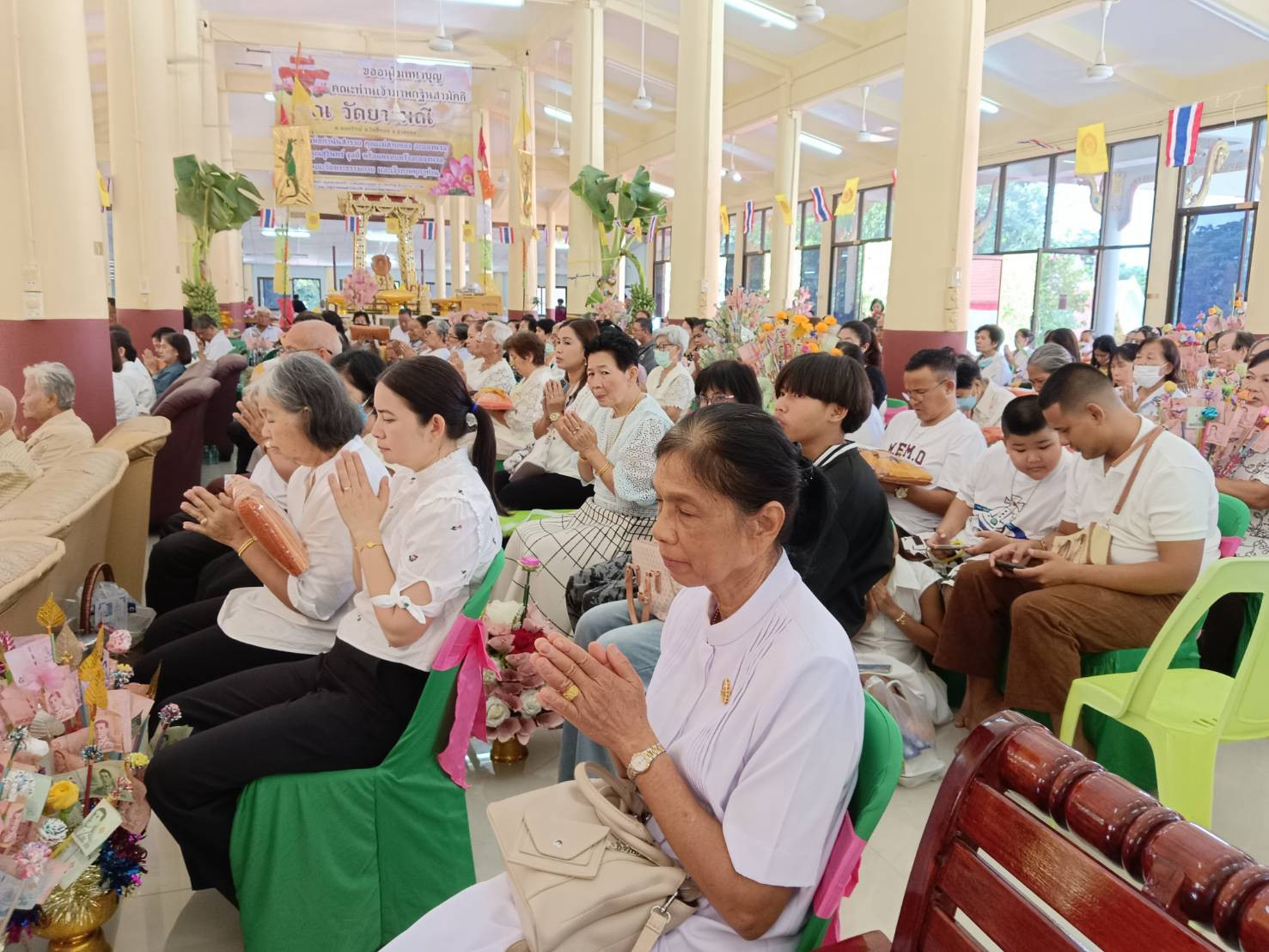 ภาพร่วมพิธีกรรมวัดยางมณี