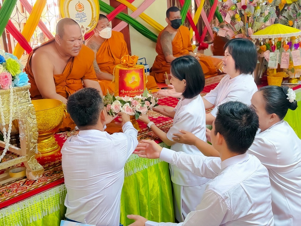 ภาพการถวายปัจจัยวัดโฆสิตาราม