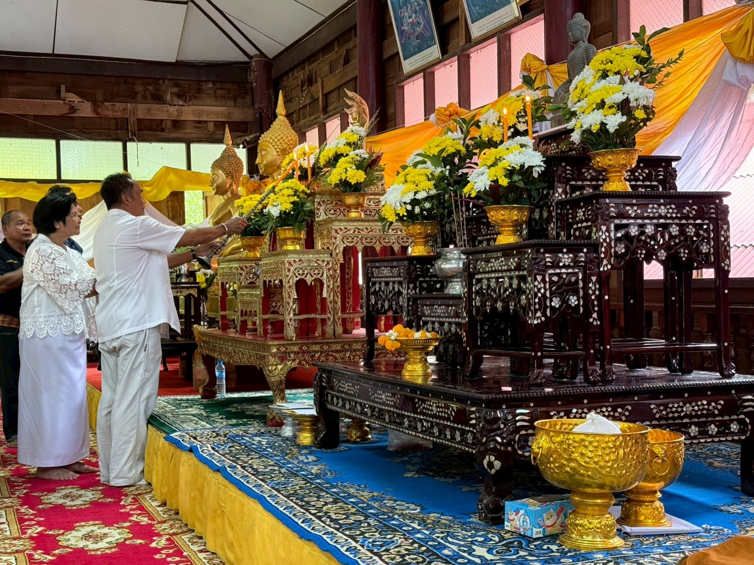 ภาพร่วมพิธีกรรมวัดตาลปากลัด