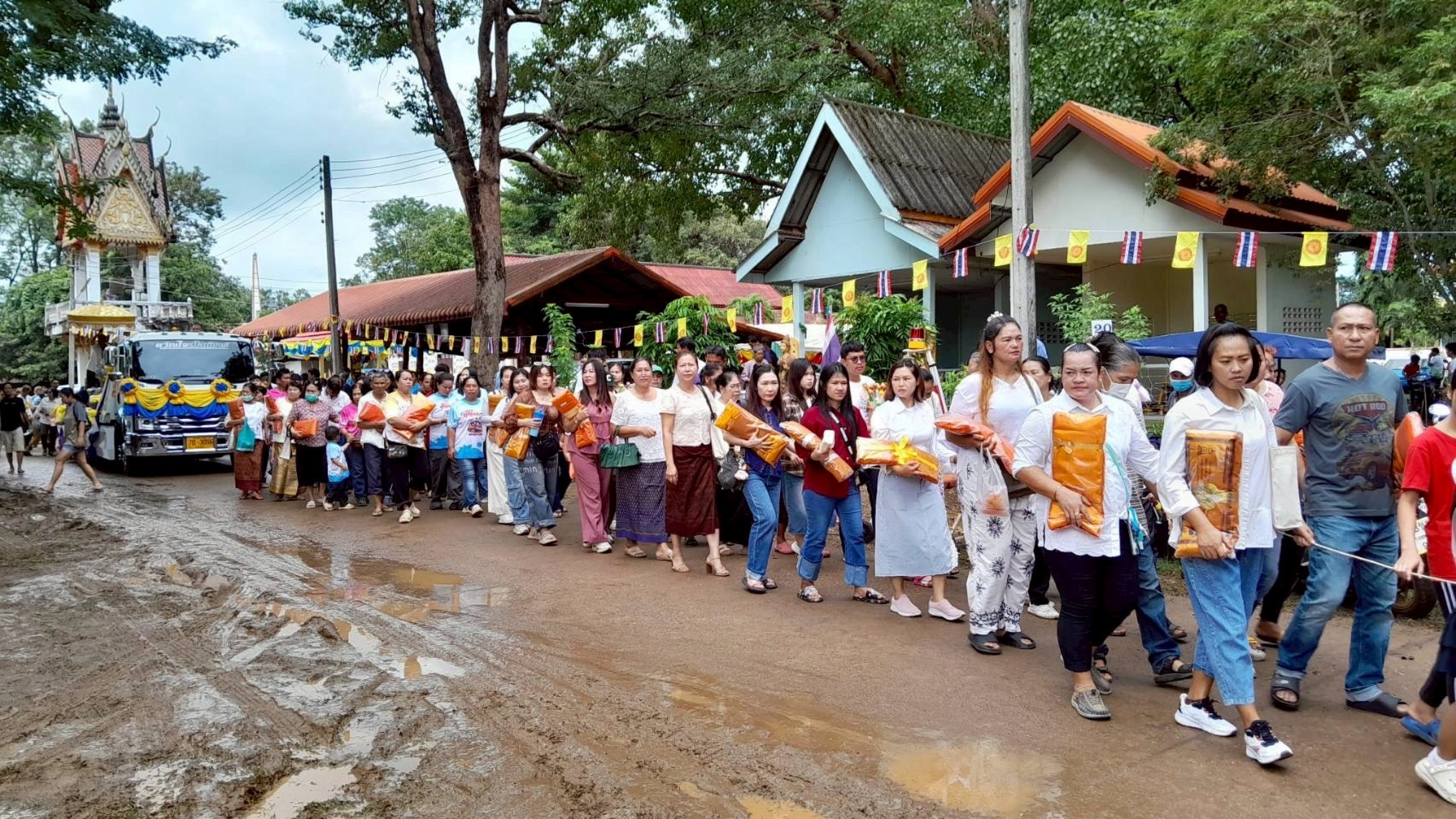 ภาพร่วมพิธีกรรมวัดนางาม