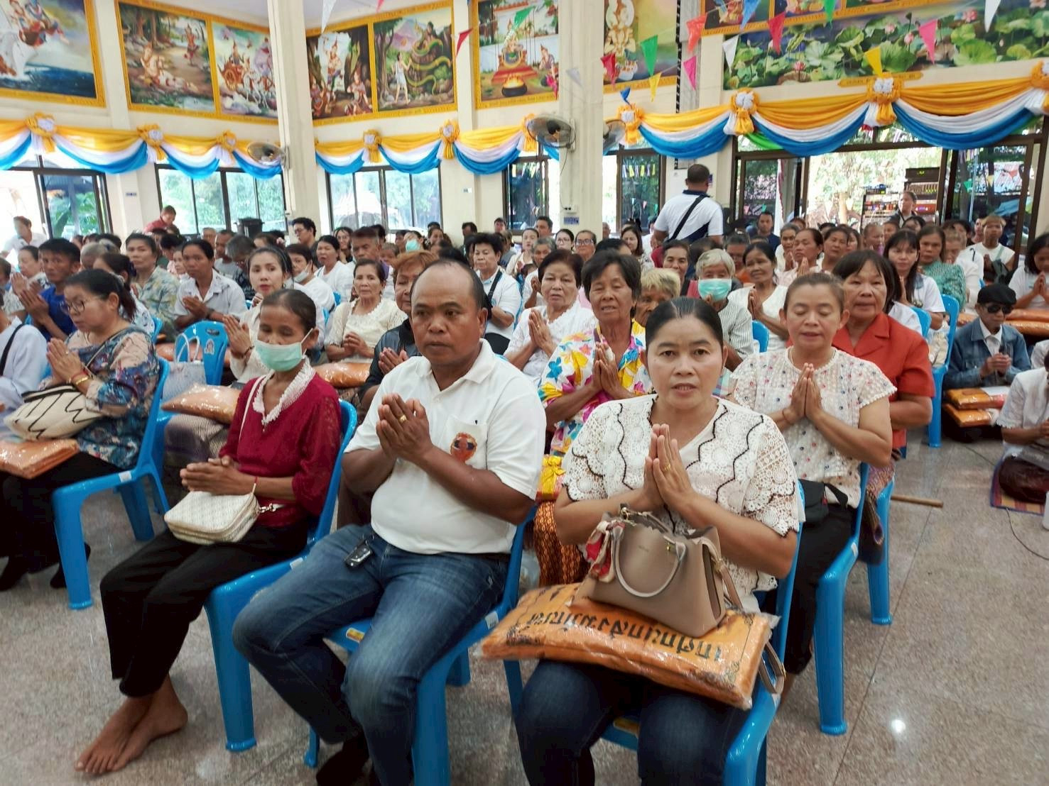 ภาพร่วมพิธีกรรมวัดทุ่งหนองแหวน