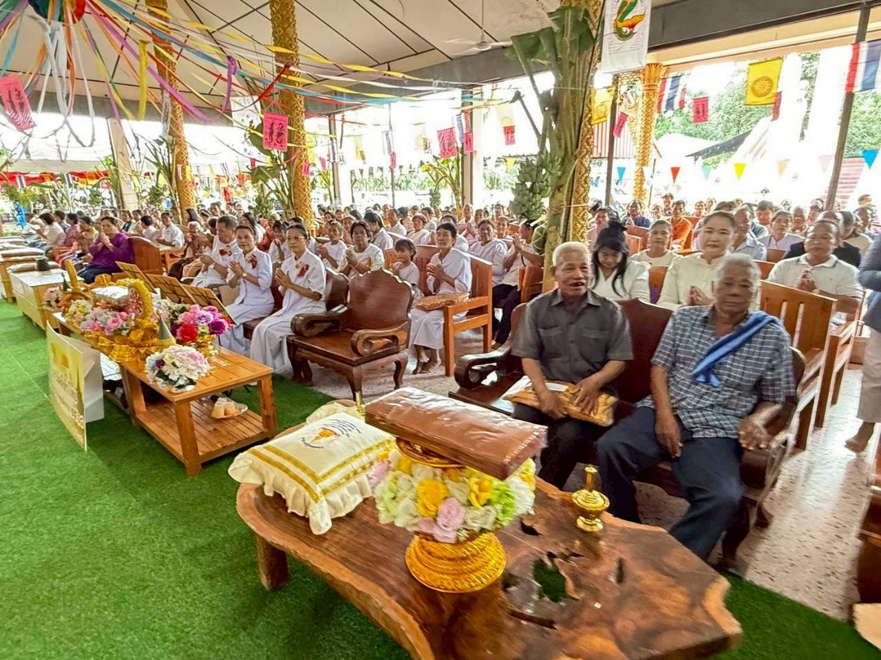 ภาพร่วมพิธีกรรมวัดโนนผักชี