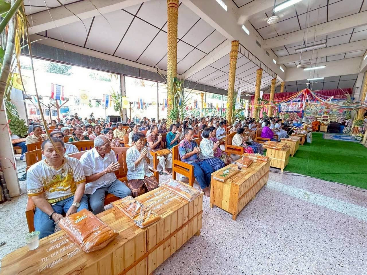 ภาพร่วมพิธีกรรมวัดโนนผักชี