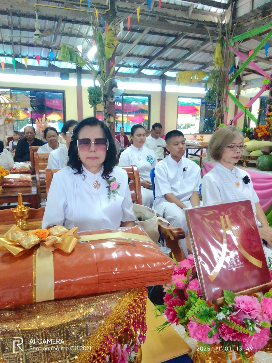 ภาพร่วมพิธีกรรมวัดหนองหญ้าขาว