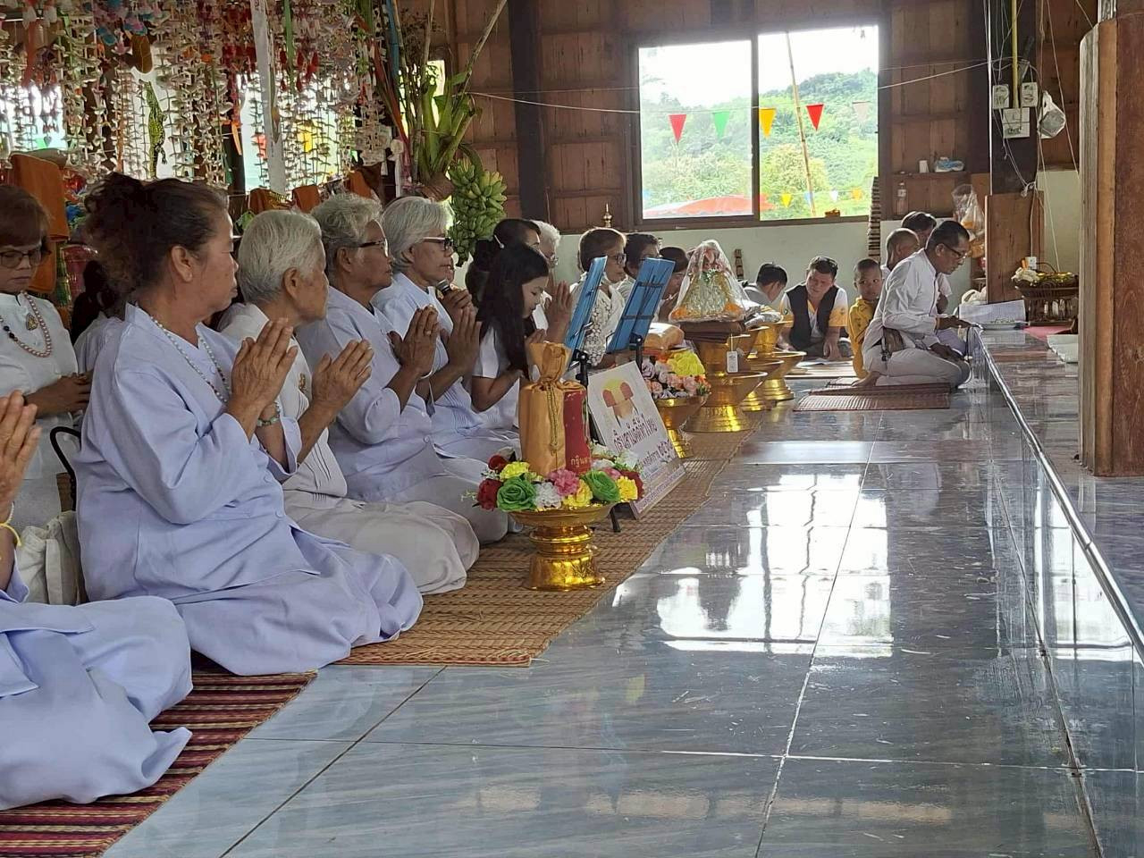 ภาพร่วมพิธีกรรมวัดศิลาสมบัติ