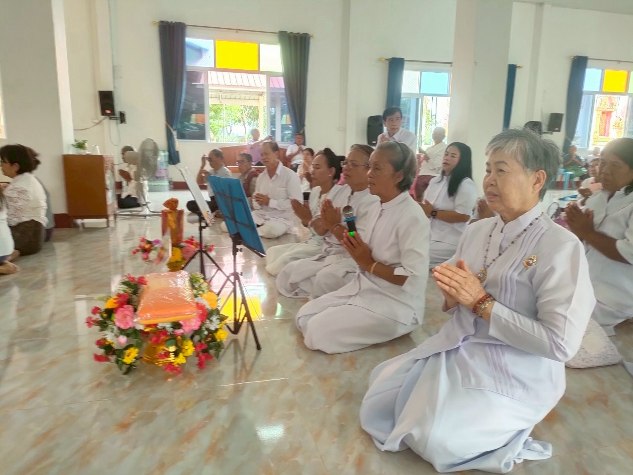 ภาพร่วมพิธีกรรมวัดวิเศษชัยศรี