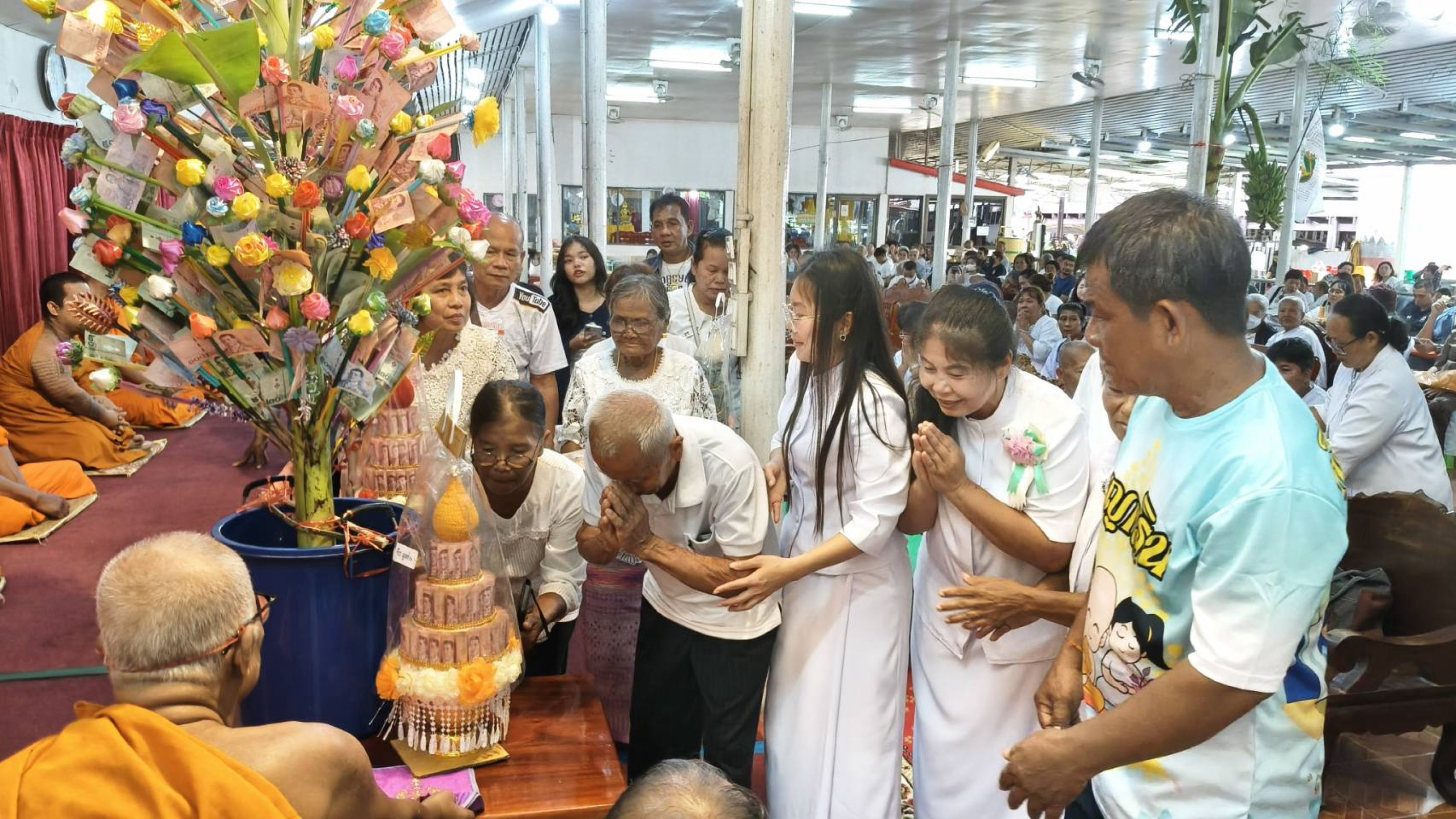 ภาพร่วมขบวนกฐินวัดท่าหลวงพล