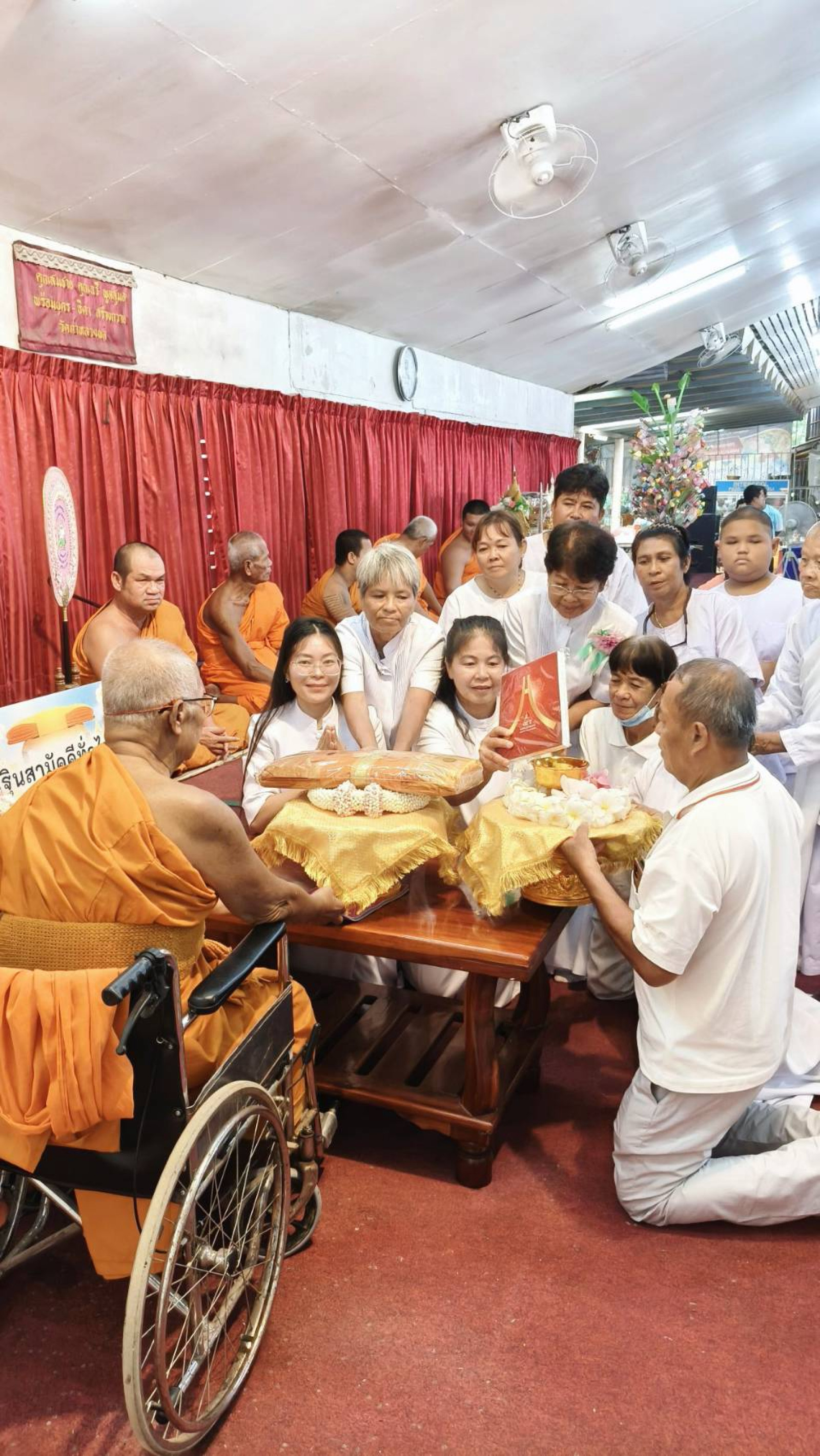 ภาพร่วมพิธีกรรมวัดท่าหลวงพล