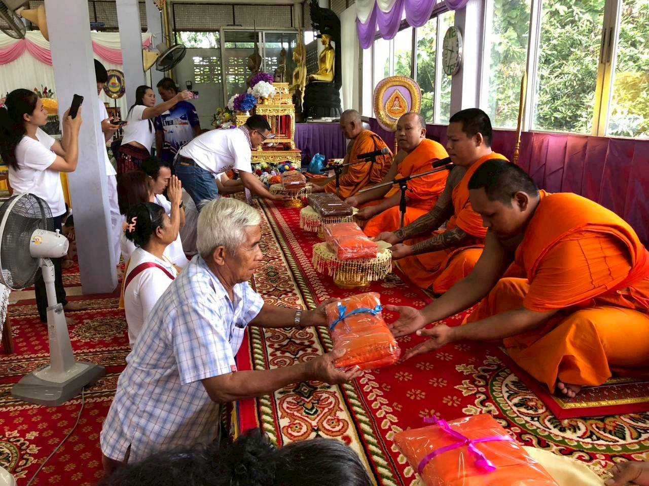 ภาพร่วมพิธีกรรมวัดลาดยาวใหม่