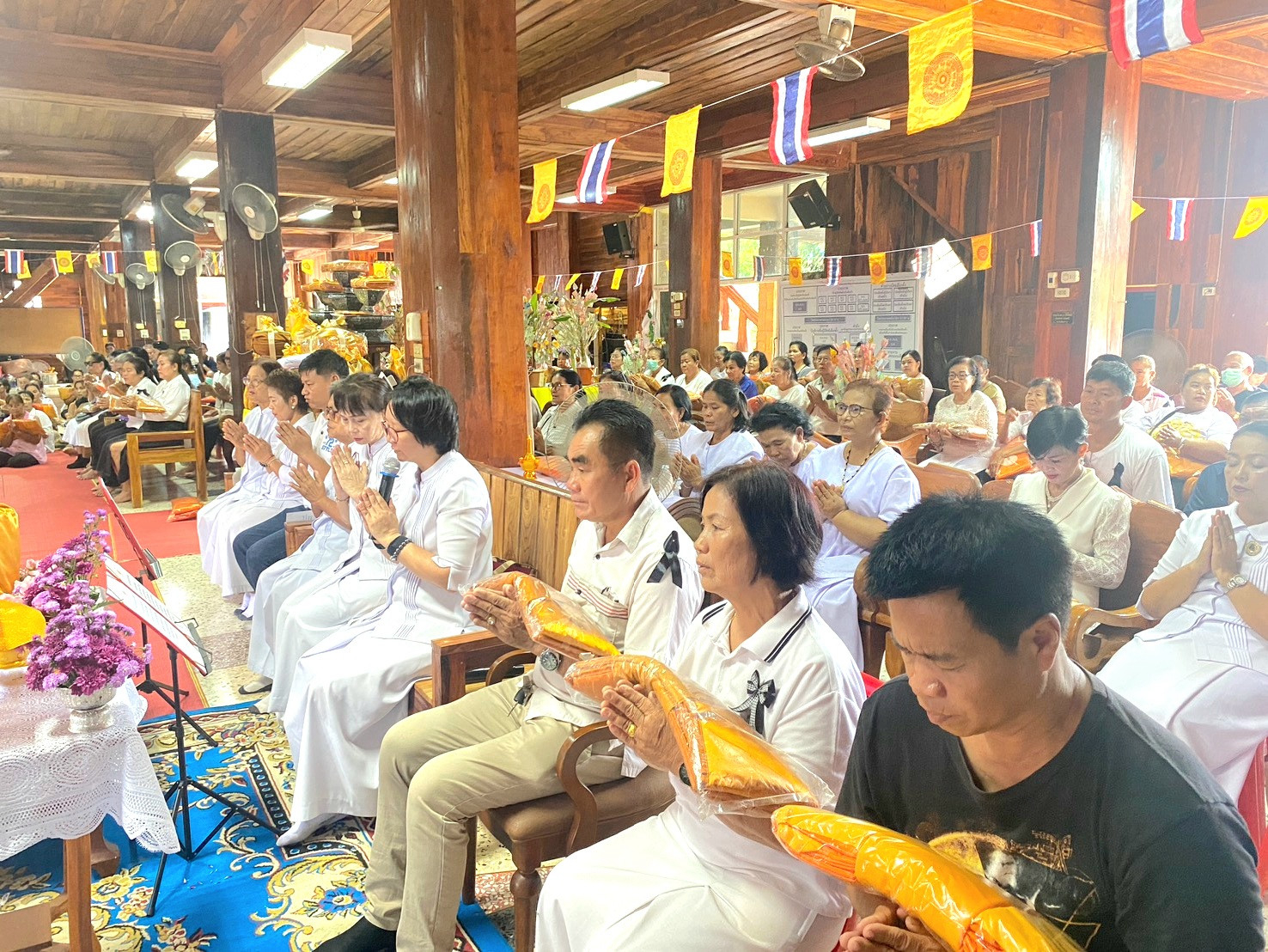 ภาพร่วมพิธีกรรมวัดวังแดง