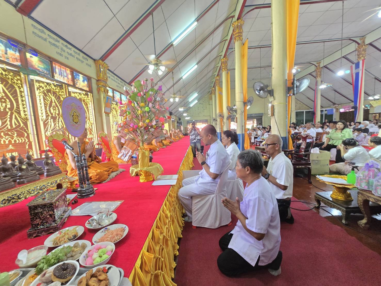 ภาพกล่าวคำถวายกฐินวัดท้าวอู่ทอง